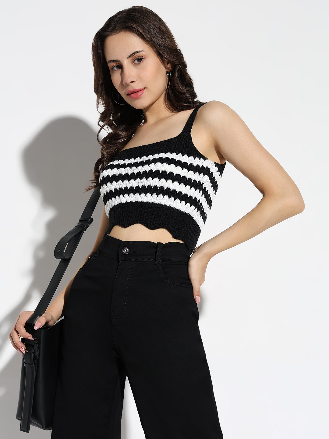 SHOWOFFFF Women's Black Striped Fitted Crop Top