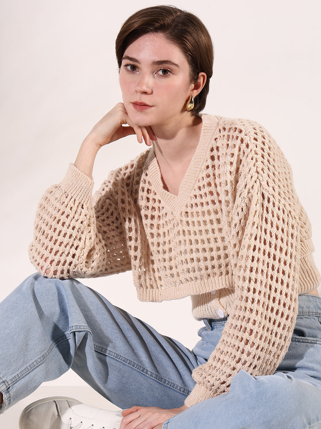 トップス W FACE SHIRRING CROPPED TOPS SHOWOFFFF Women's Cream Solid Fitted Crochet Crop Top with Over top