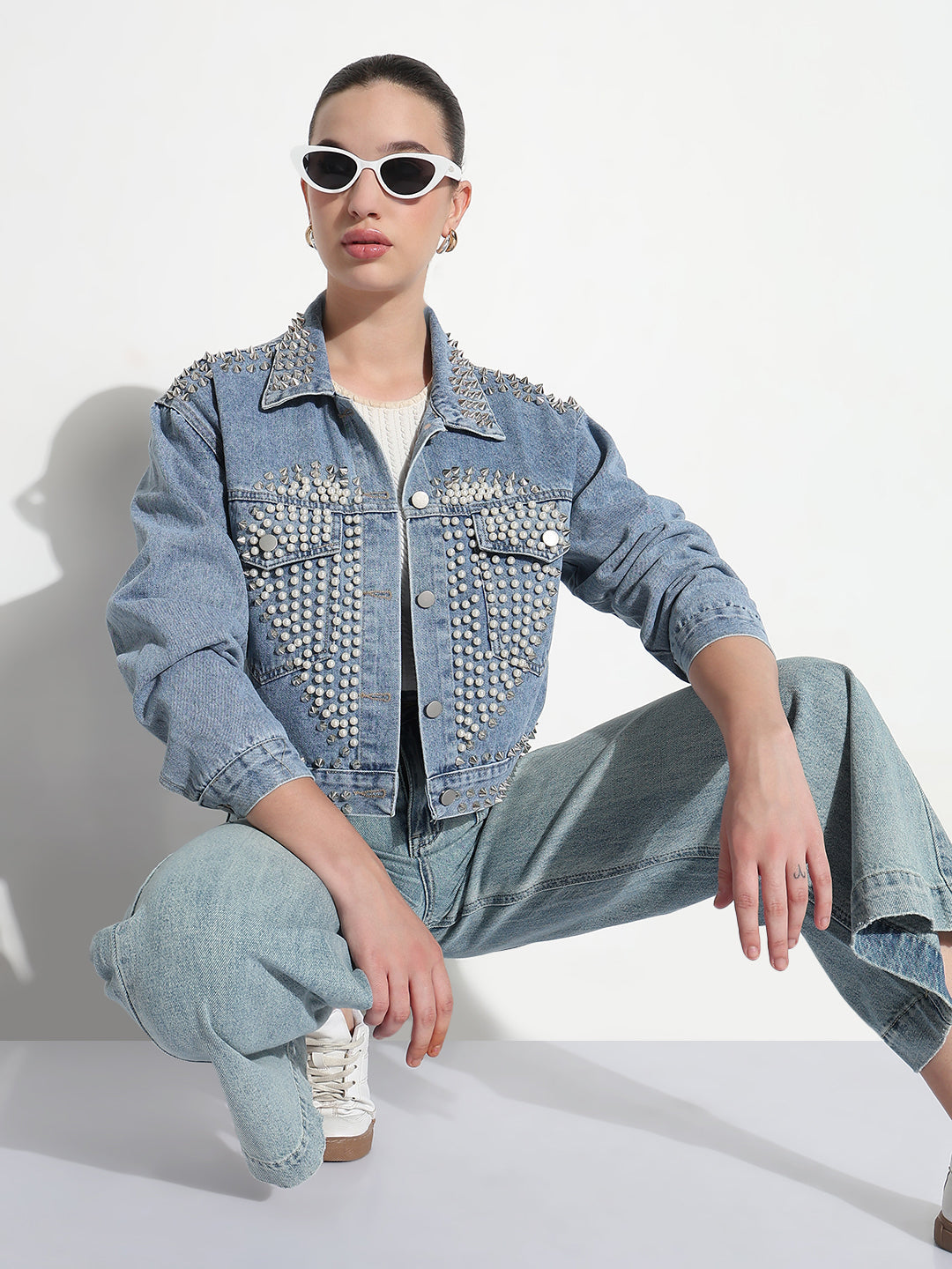 Women's Embellished Blue Spread Collar Relaxed Fit Denim Jacket