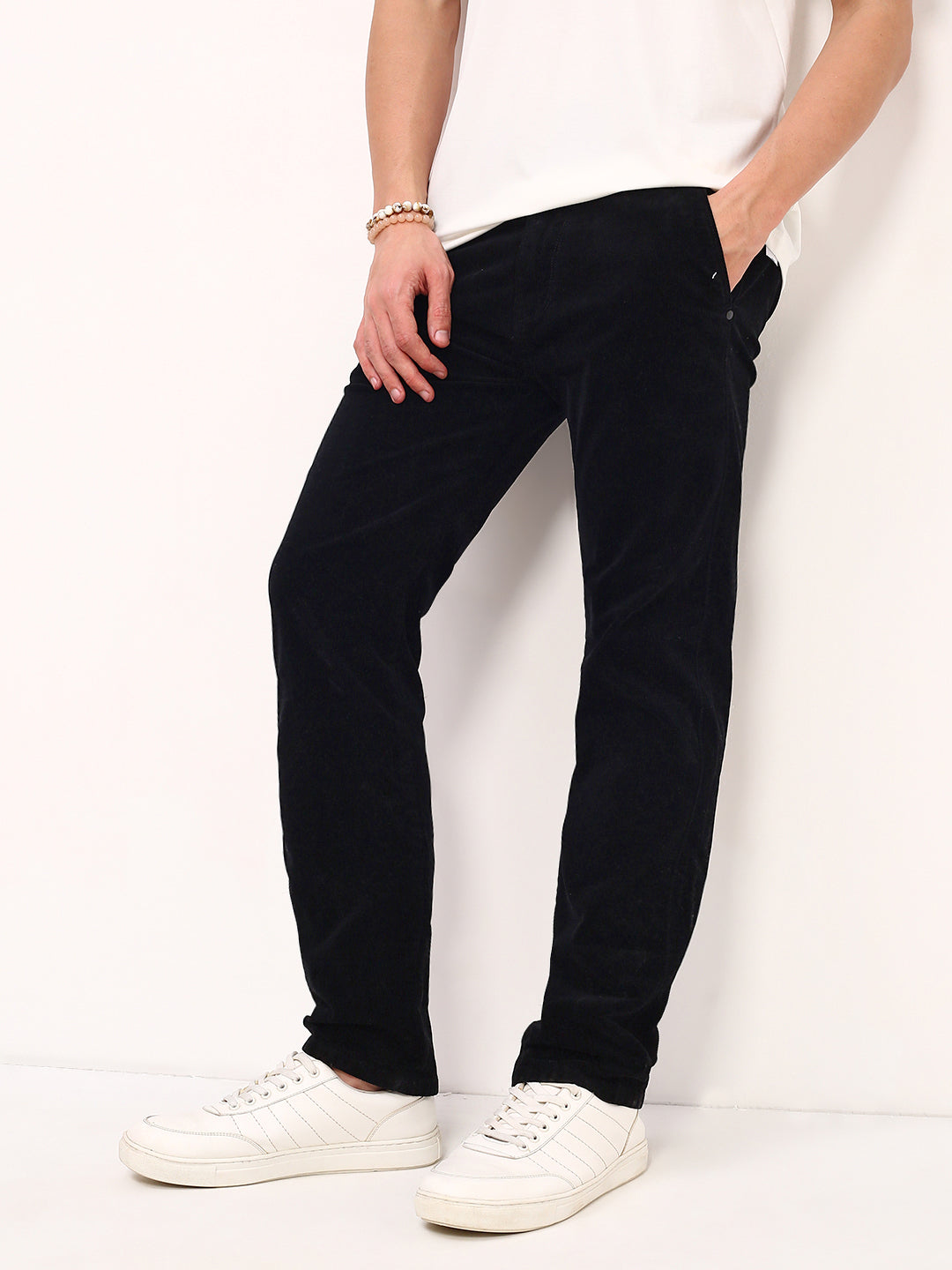 Shop Men's Black Solid Straight Fit Low-Rise Jeans Showoffff