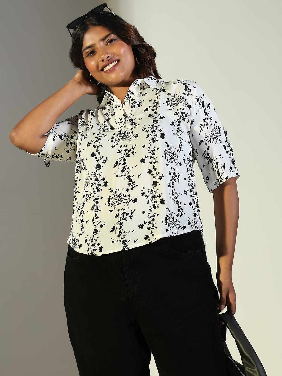 SHOWOFFFF Women's White Floral Shirt Style Top