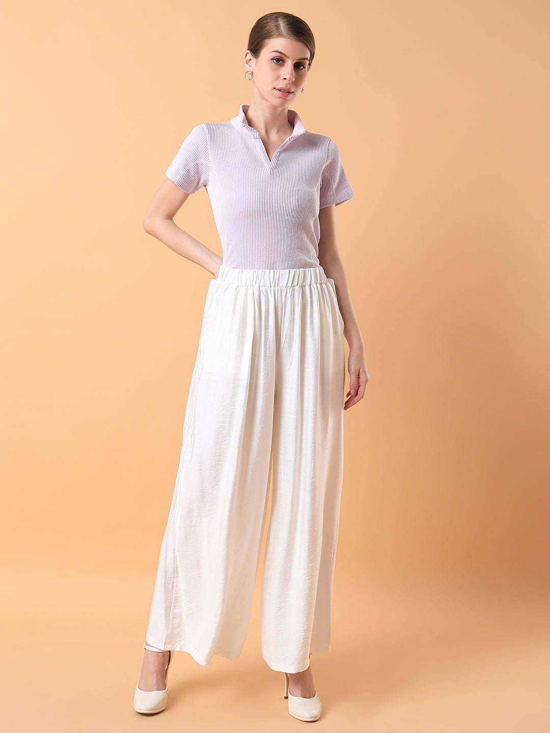 Women Solid Off White Pleated Loose Fit Trouser