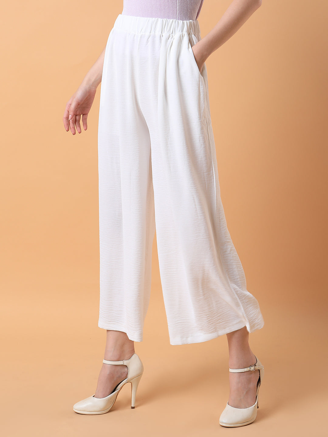 Women Solid White Pleated Loose Fit Trouser