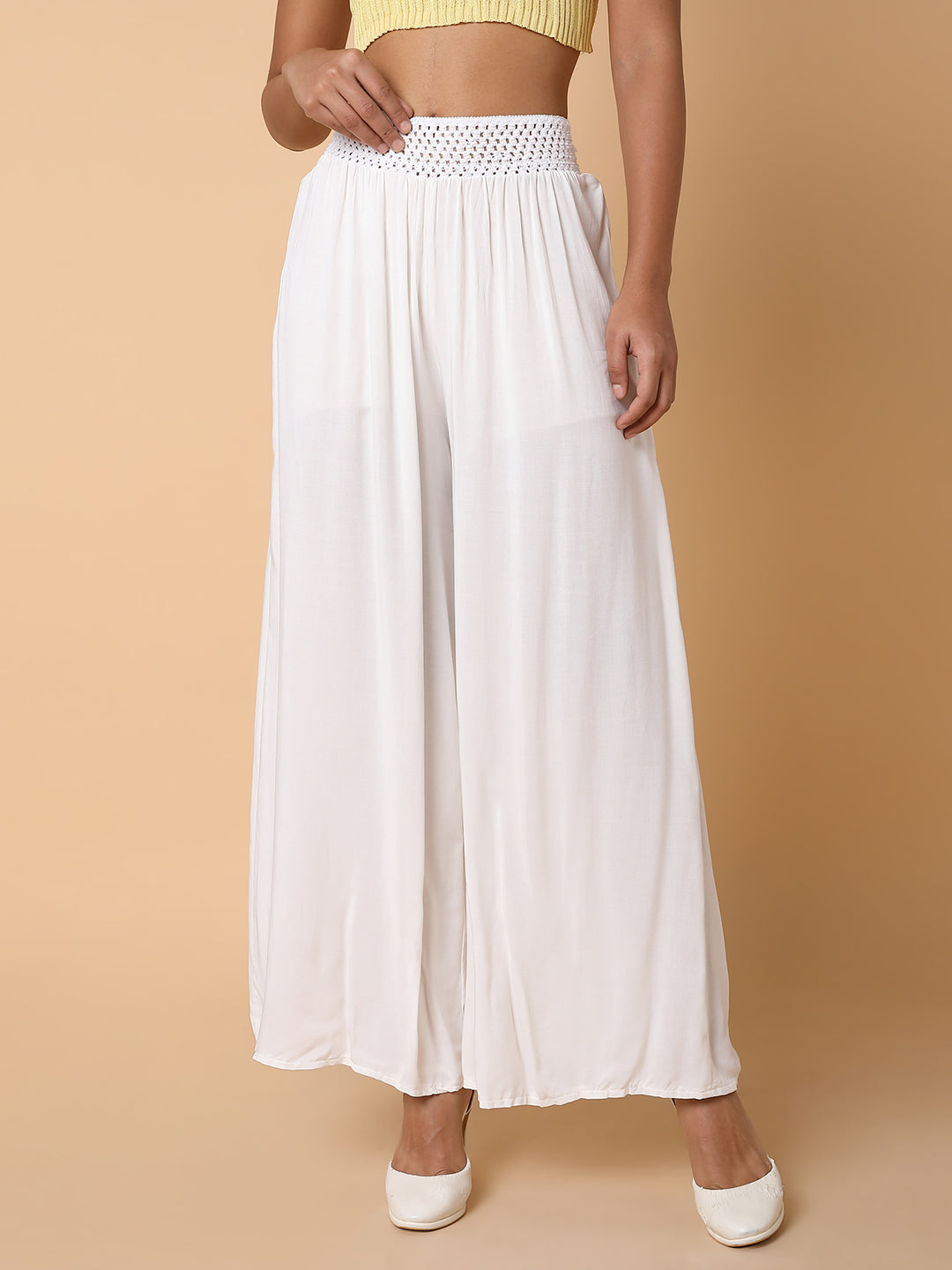 Women Solid White Loose Fit Trouser