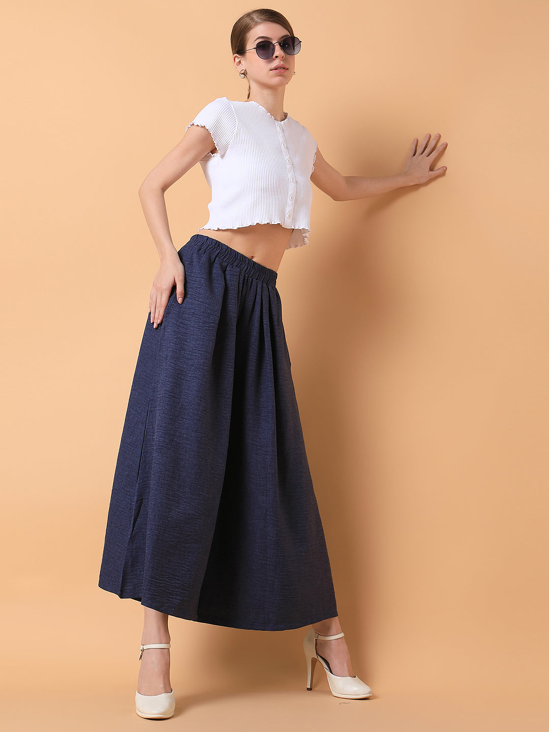 Women Solid Navy Blue Pleated Loose Fit Trouser