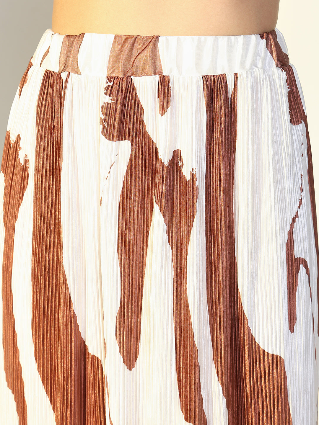 Women's Brown Abstract Print V-Neck Top Co-Ords Set with Skirt