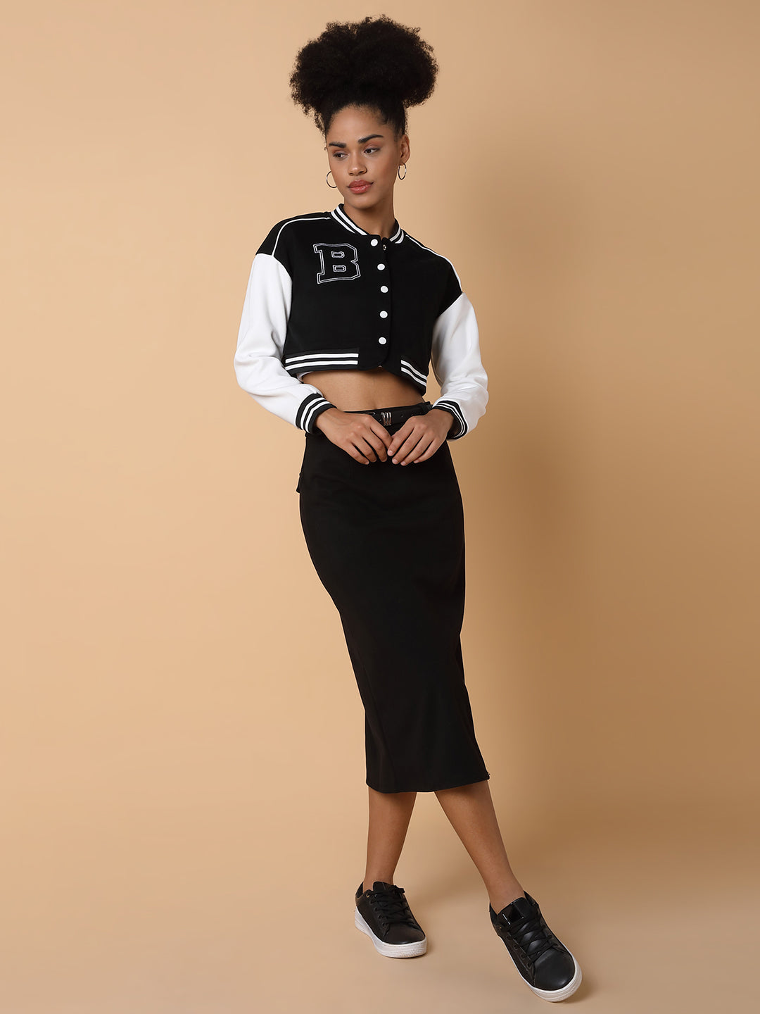 Women Solid Black Midi Skirt with Belt