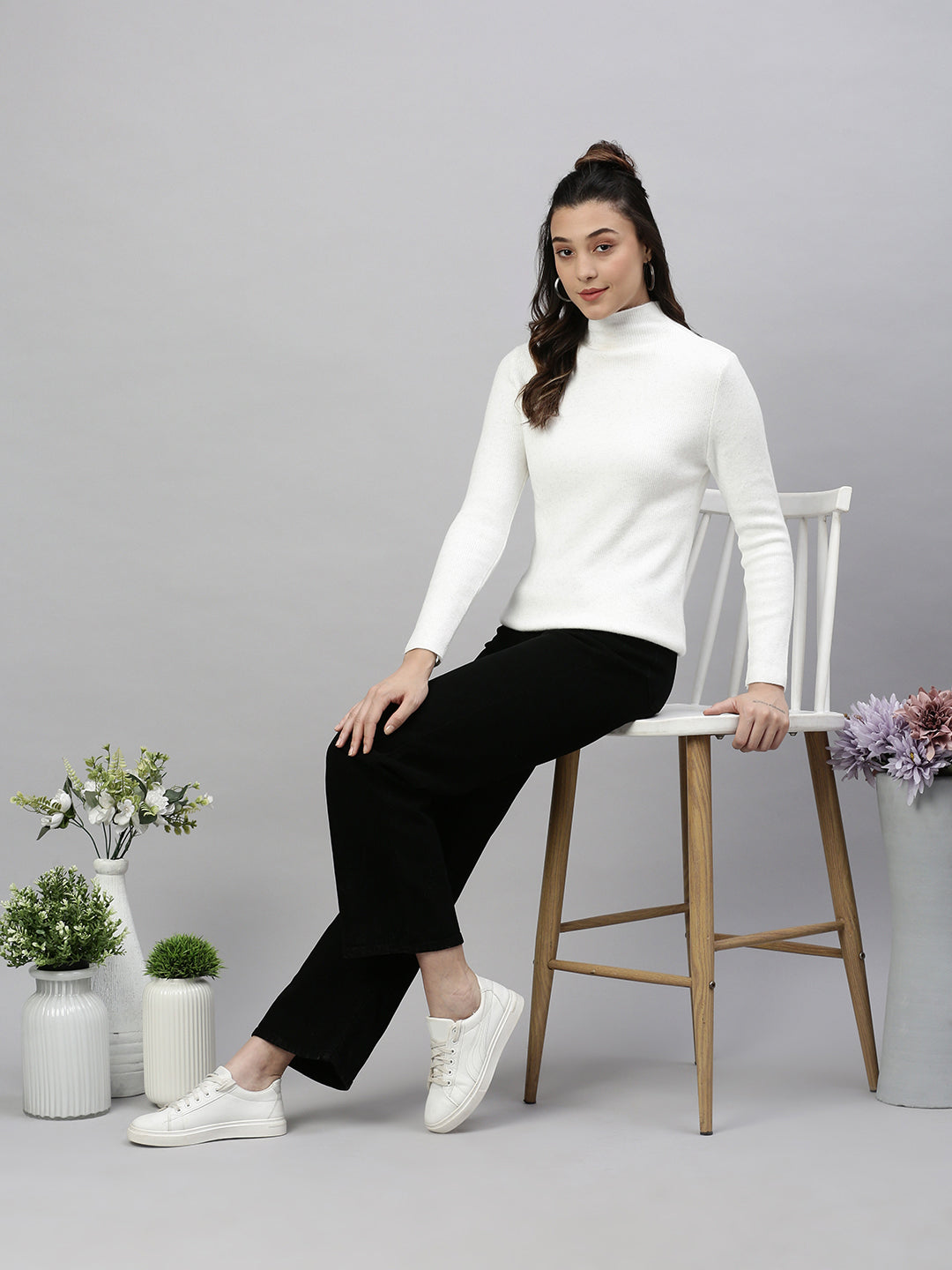 Women Solid White Top