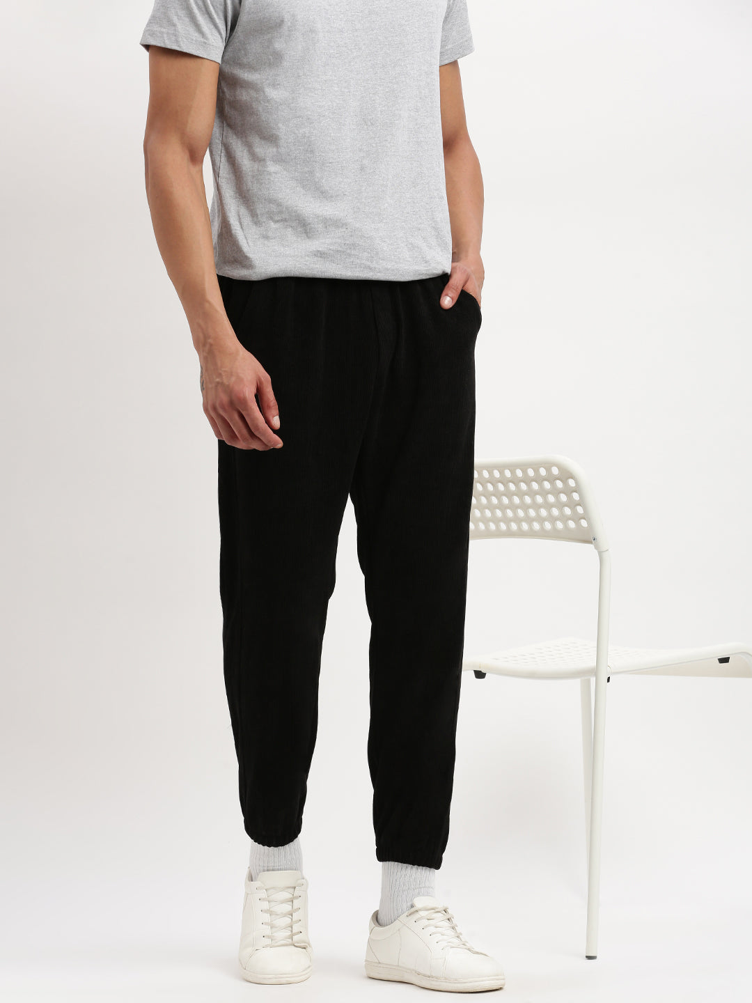 Men Slim Fit Solid Black Track Pant