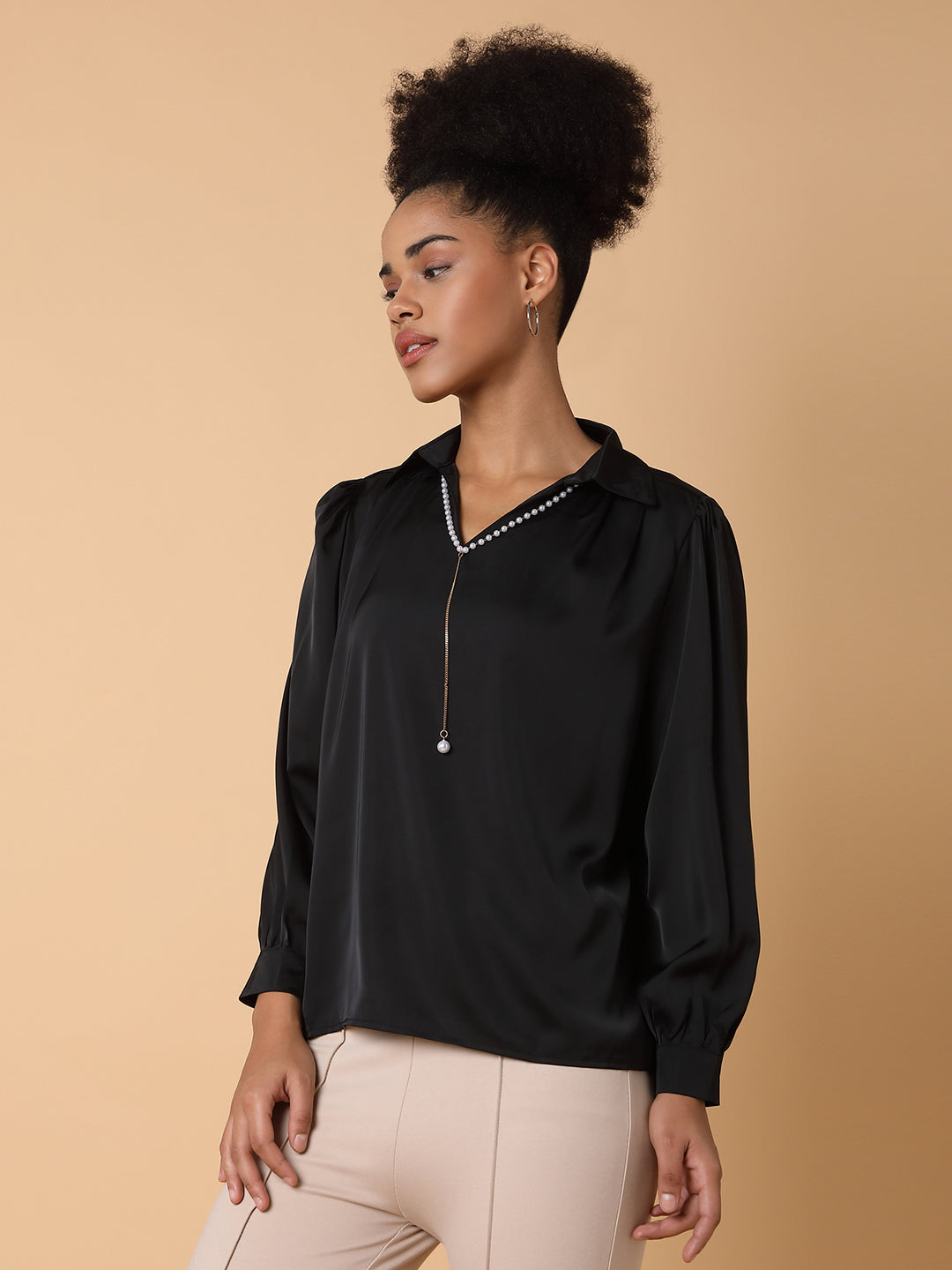 Women Solid Boxy Black Top with Neck Chain