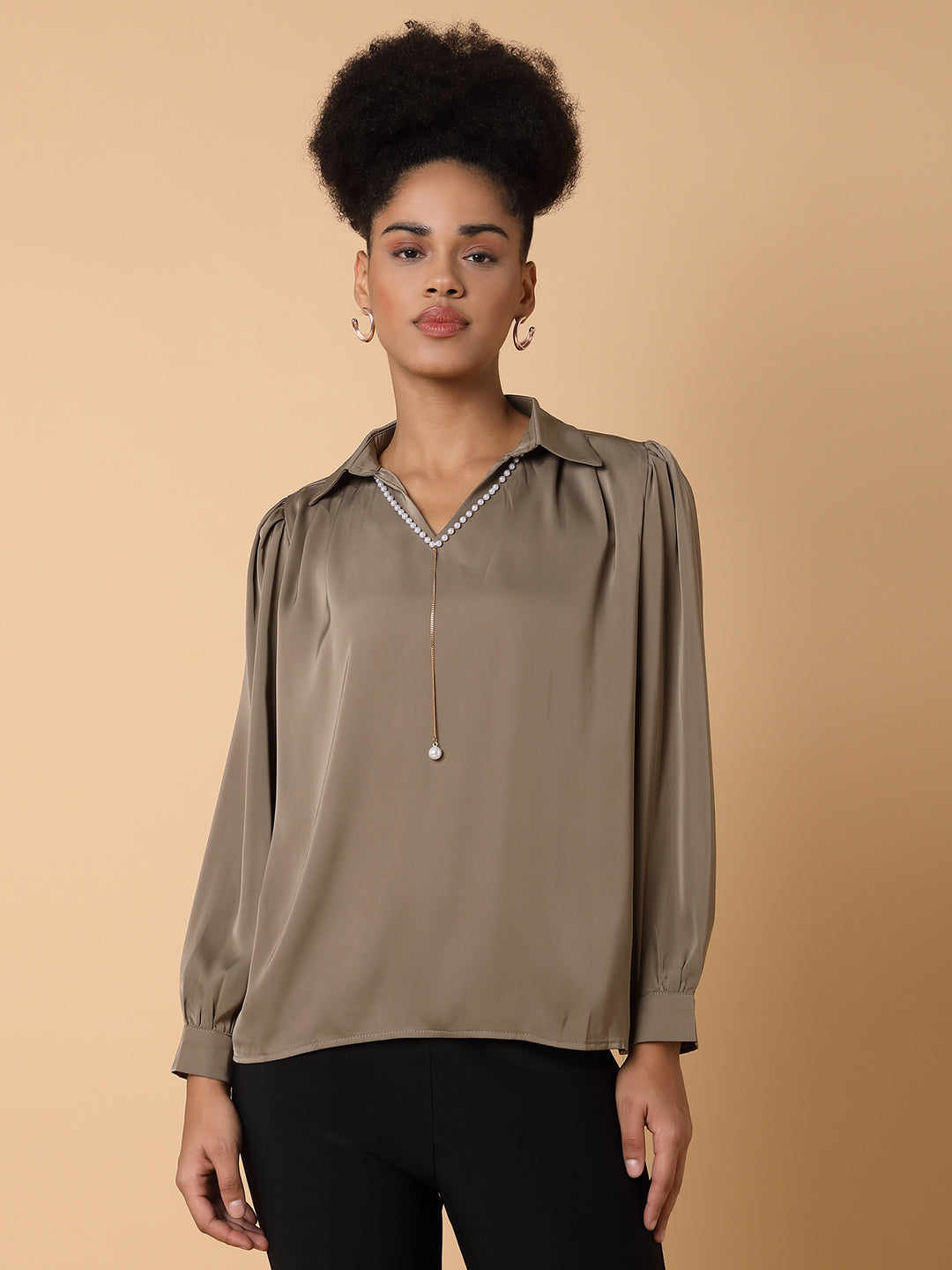 Women Solid Olive Top with Neck Chain