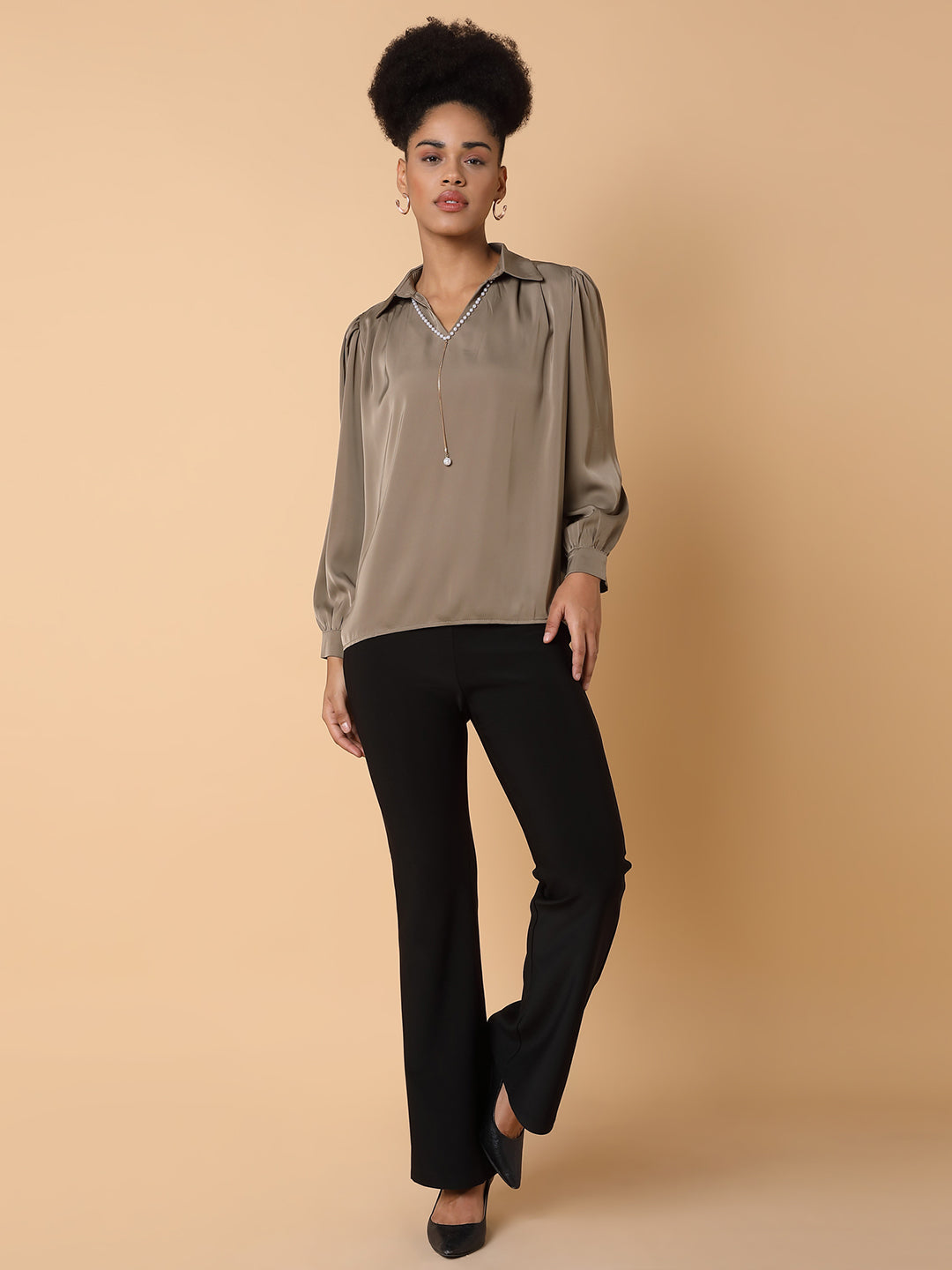 Women Solid Olive Top with Neck Chain