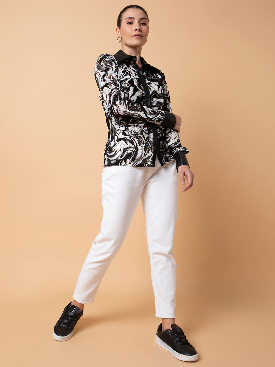 Women Abstract White Slim Fit Shirt