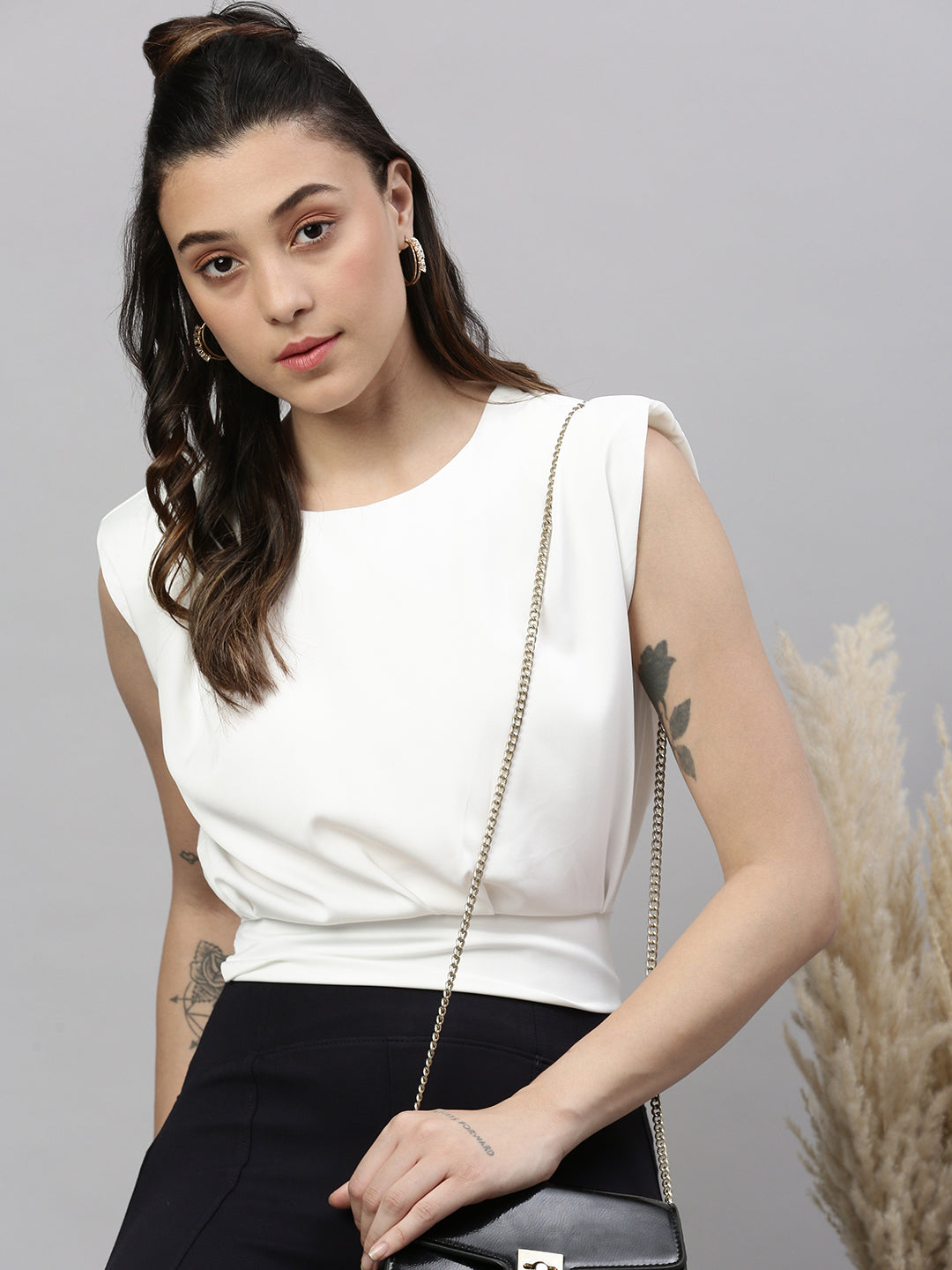 Women Solid White Top