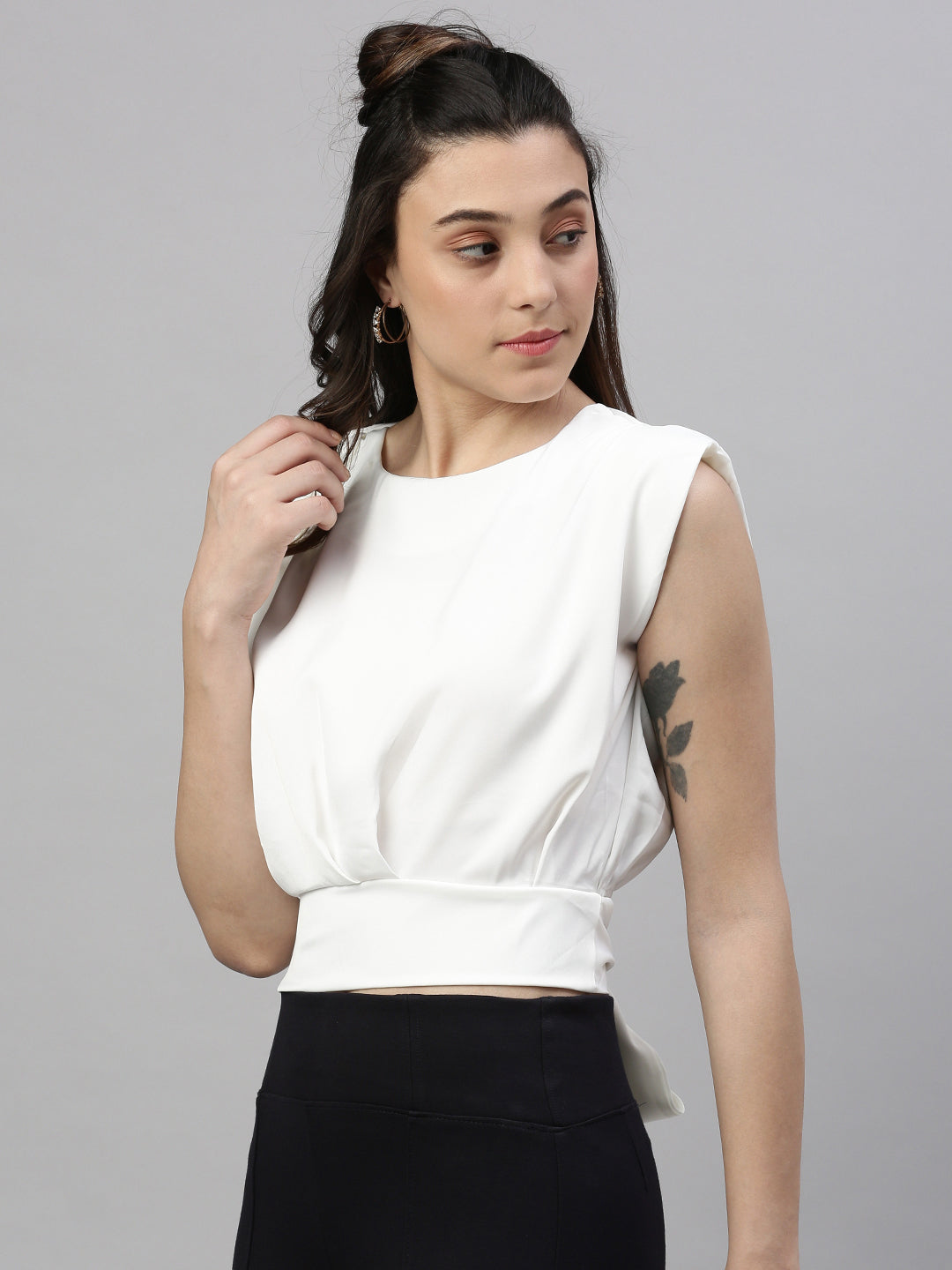 Women Solid White Top