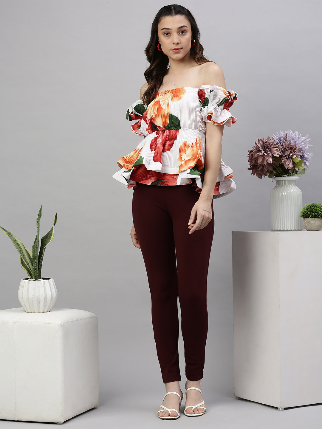 Women's Abstract Off White Cinched Waist Top