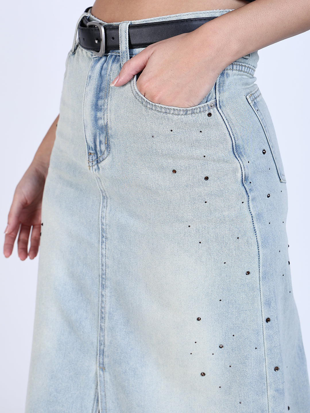 Women Blue Solid Denim Skirt with Belt