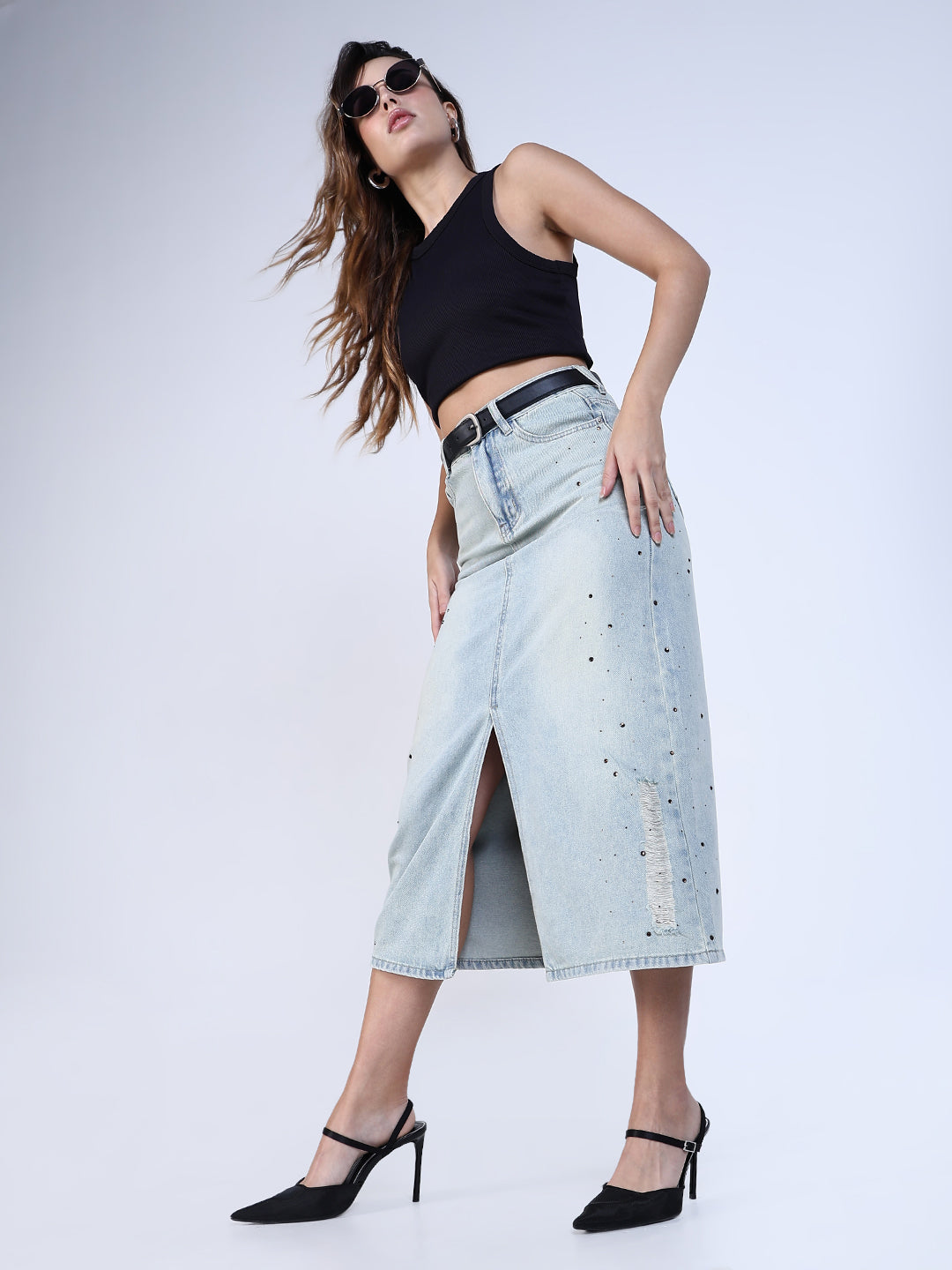 Women Blue Solid Denim Skirt with Belt