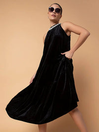 Women's Black Sleeveless A-Line Midi Dress