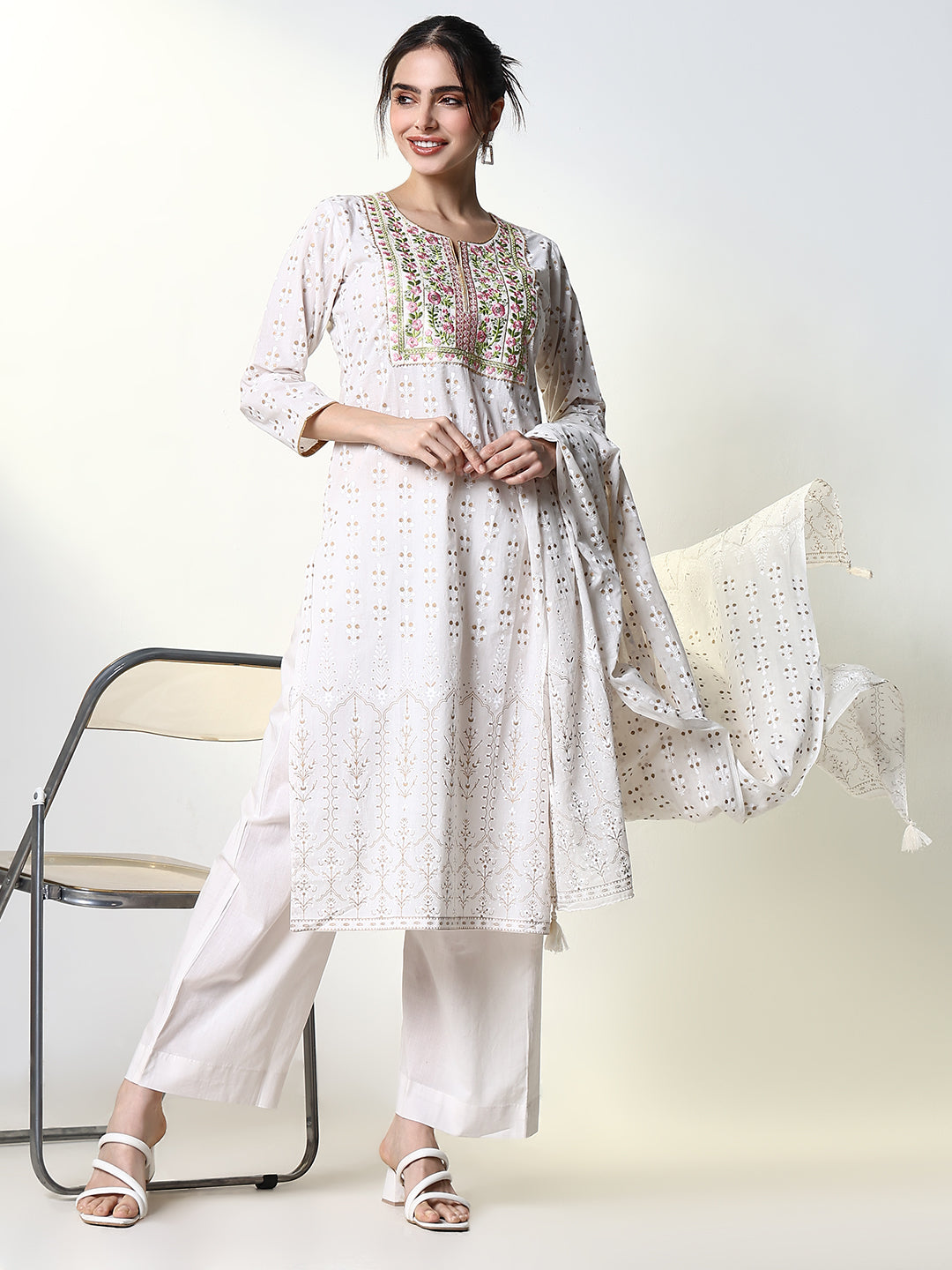 Women Floral Off White Straight Kurta Set with Dupatta