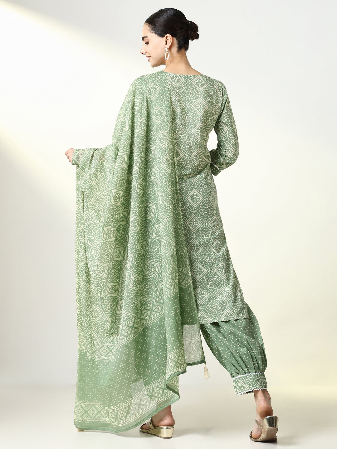 Women Graphic Green Straight Kurta Set with Dupatta