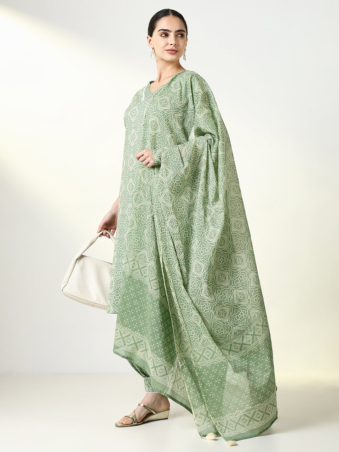 Women Graphic Green Straight Kurta Set with Dupatta