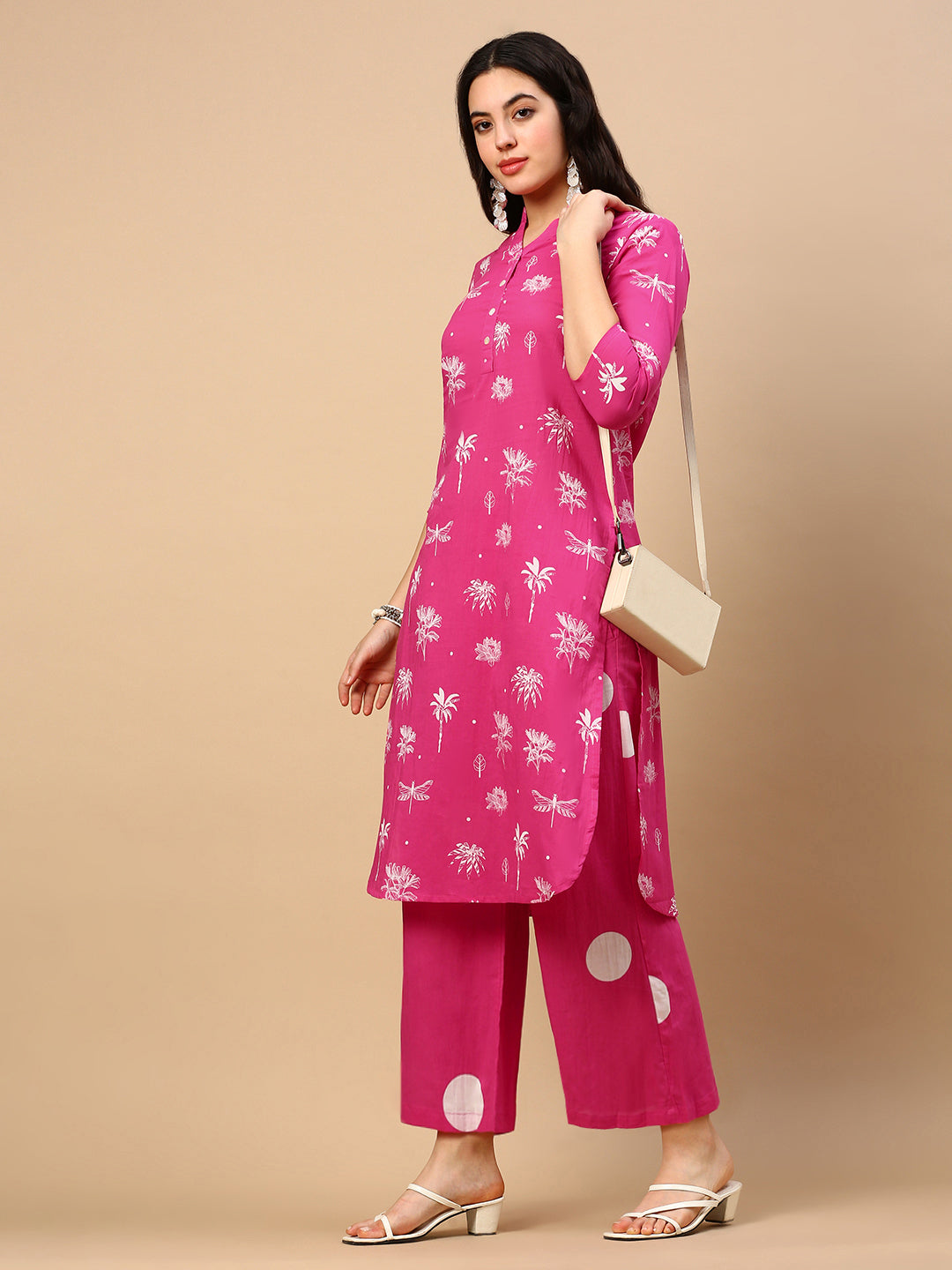 Women Floral Pink Straight Kurta Set