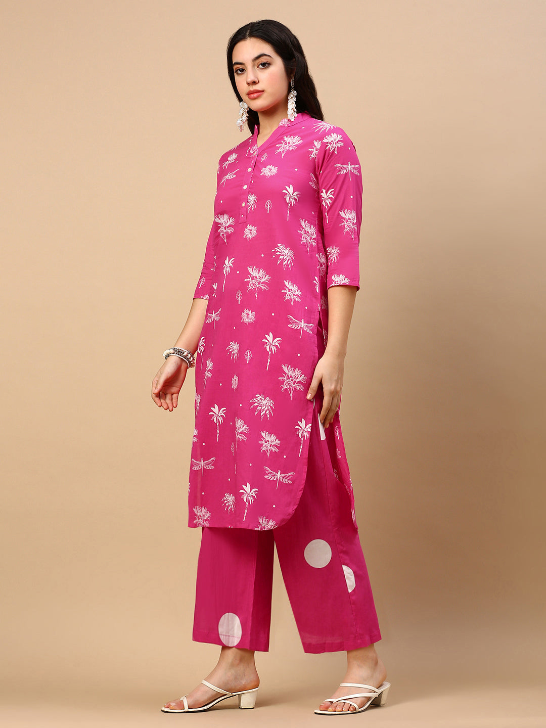 Women Floral Pink Straight Kurta Set