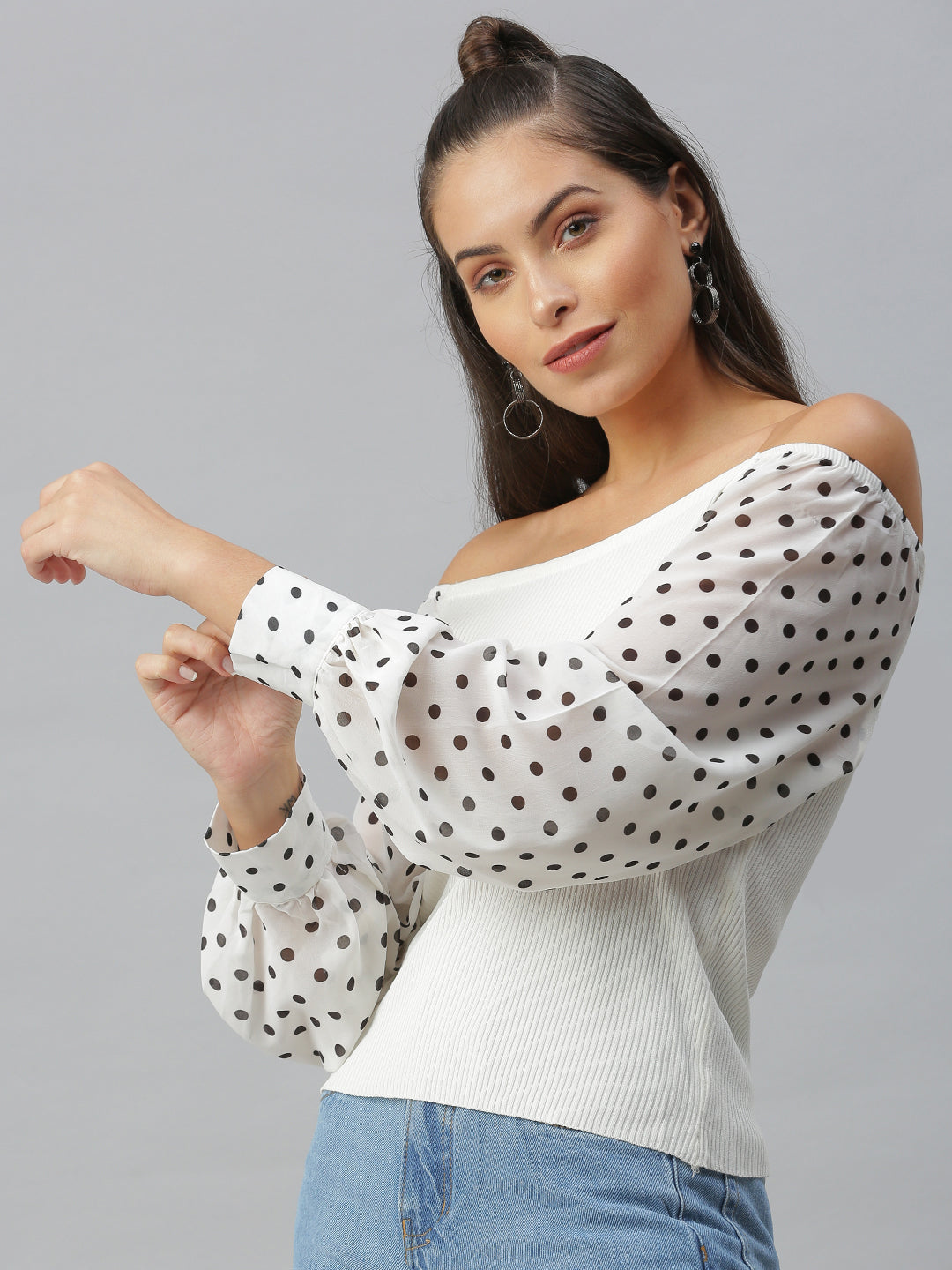 Women's Off-Shoulder Solid Off White Fitted Top