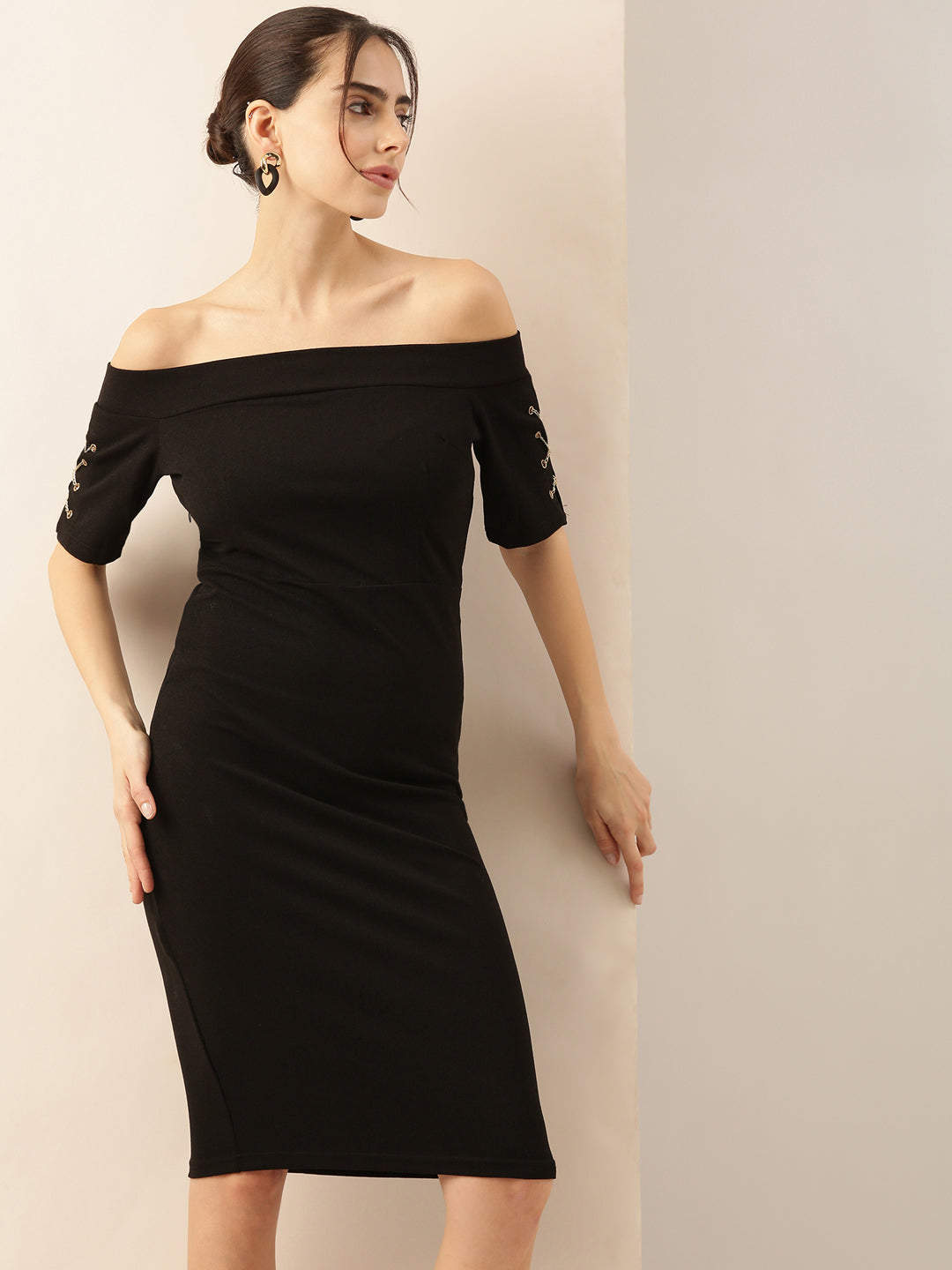 Women Solid Black Sheath Dress