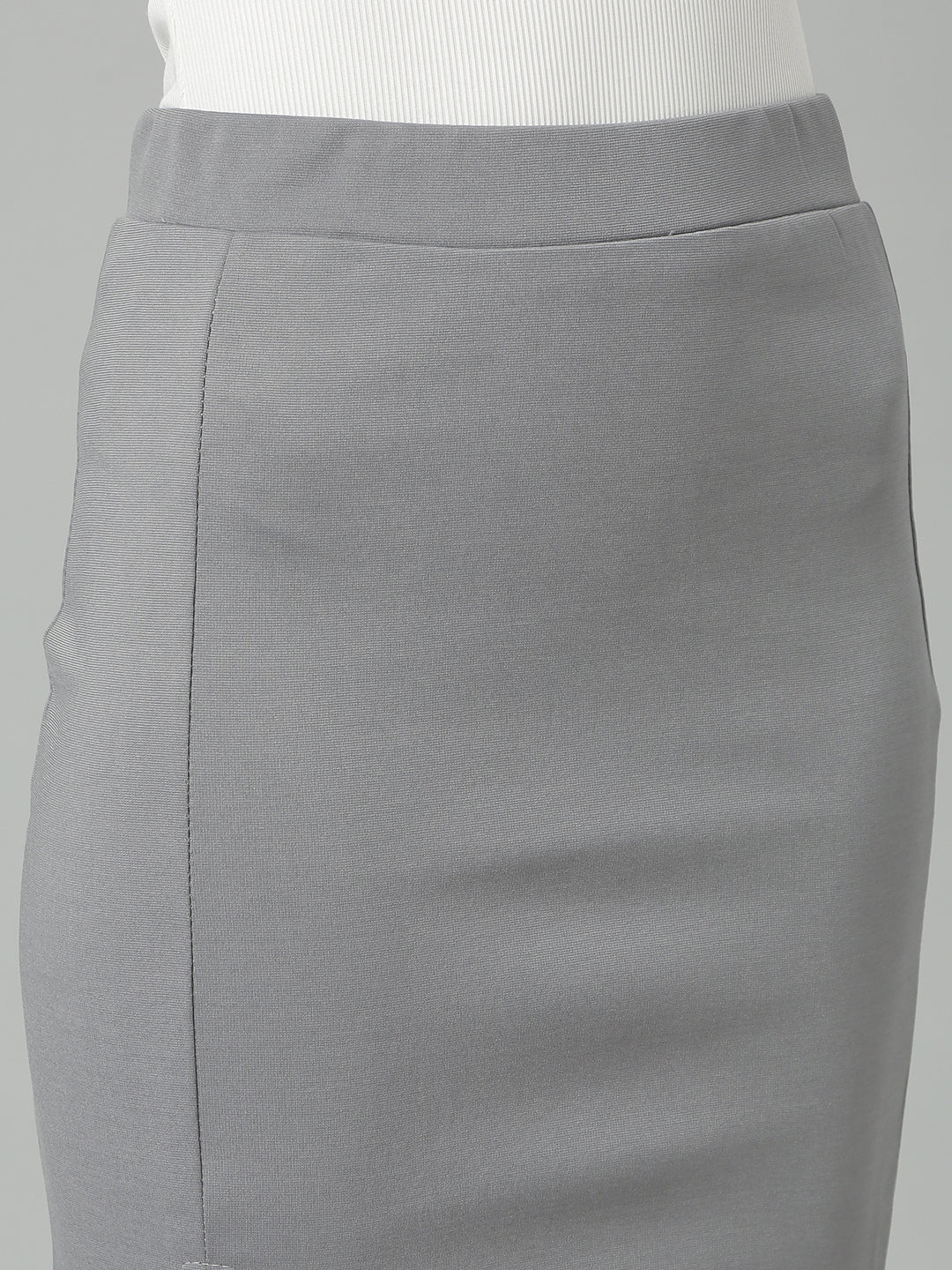 Women Solid Crepe Pencil Skirt