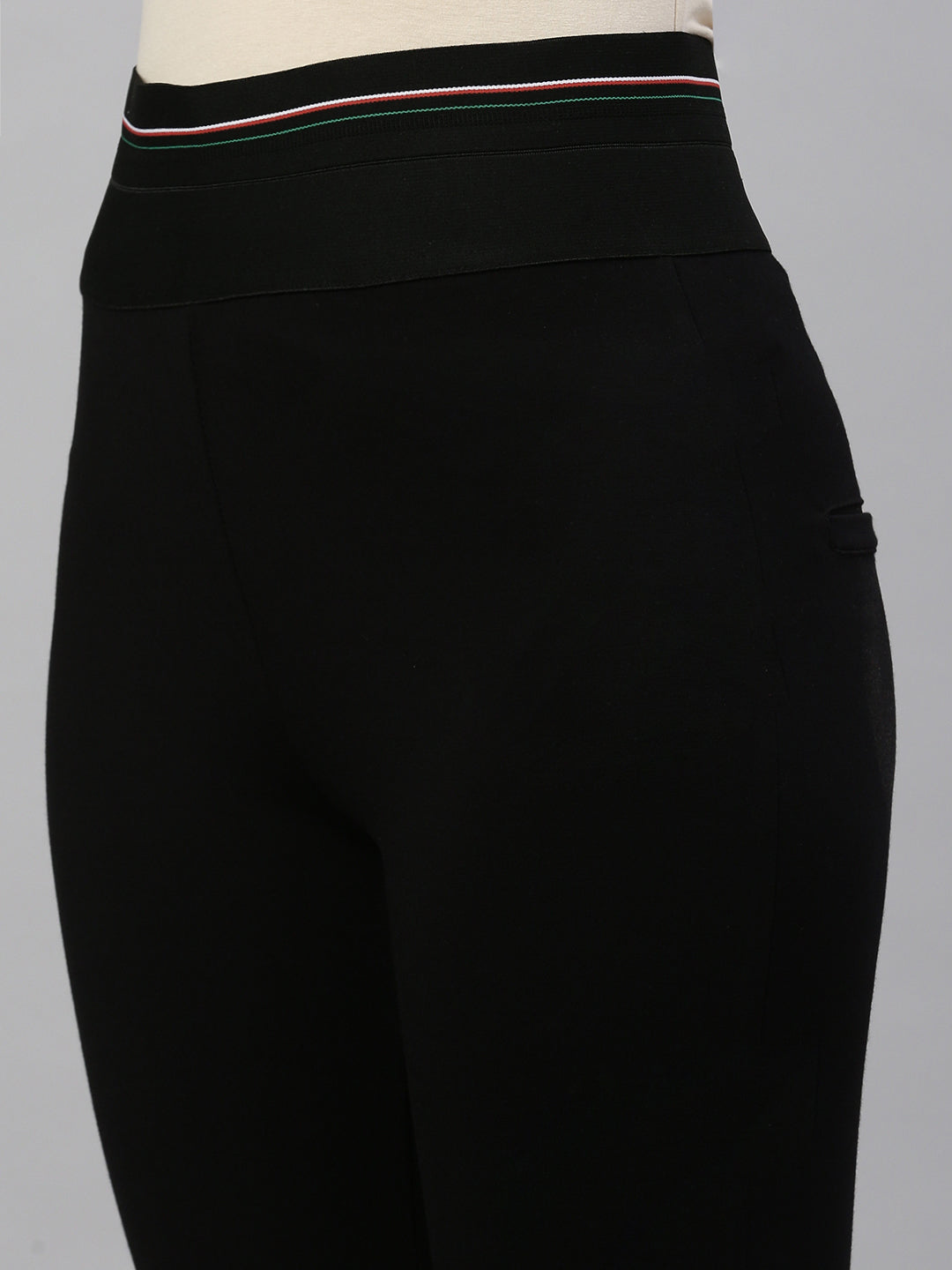 Women Solid  Black Slim Fit Jeggings