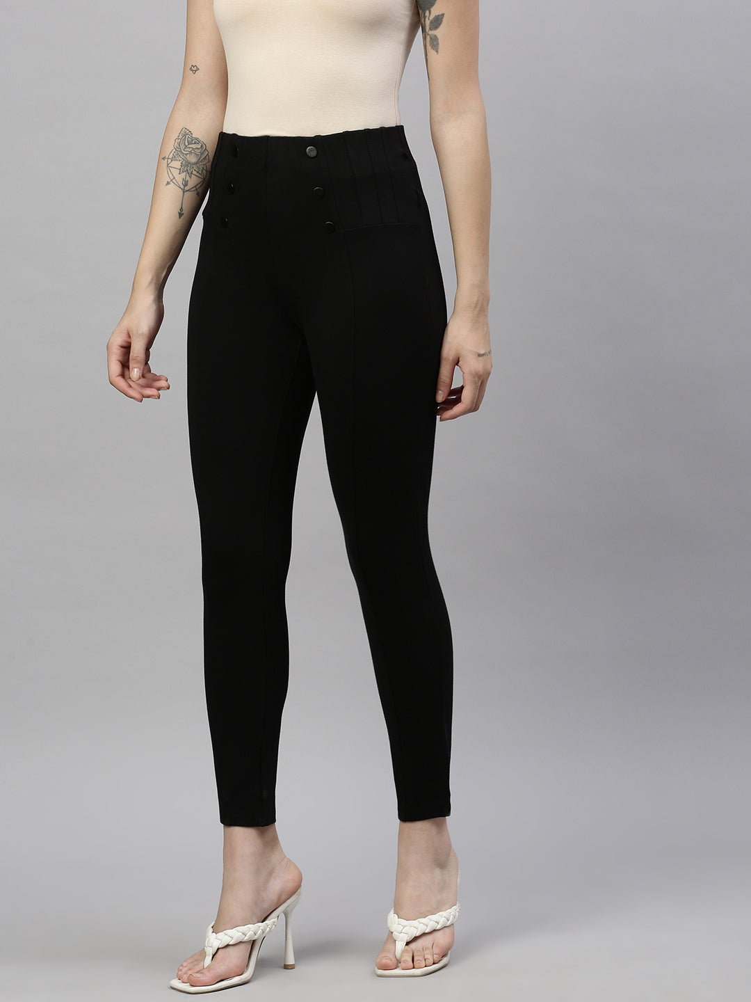 Women Solid  Black Slim Fit Jeggings