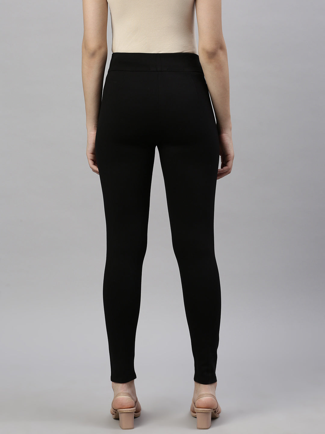 Women Solid  Black Slim Fit Jeggings