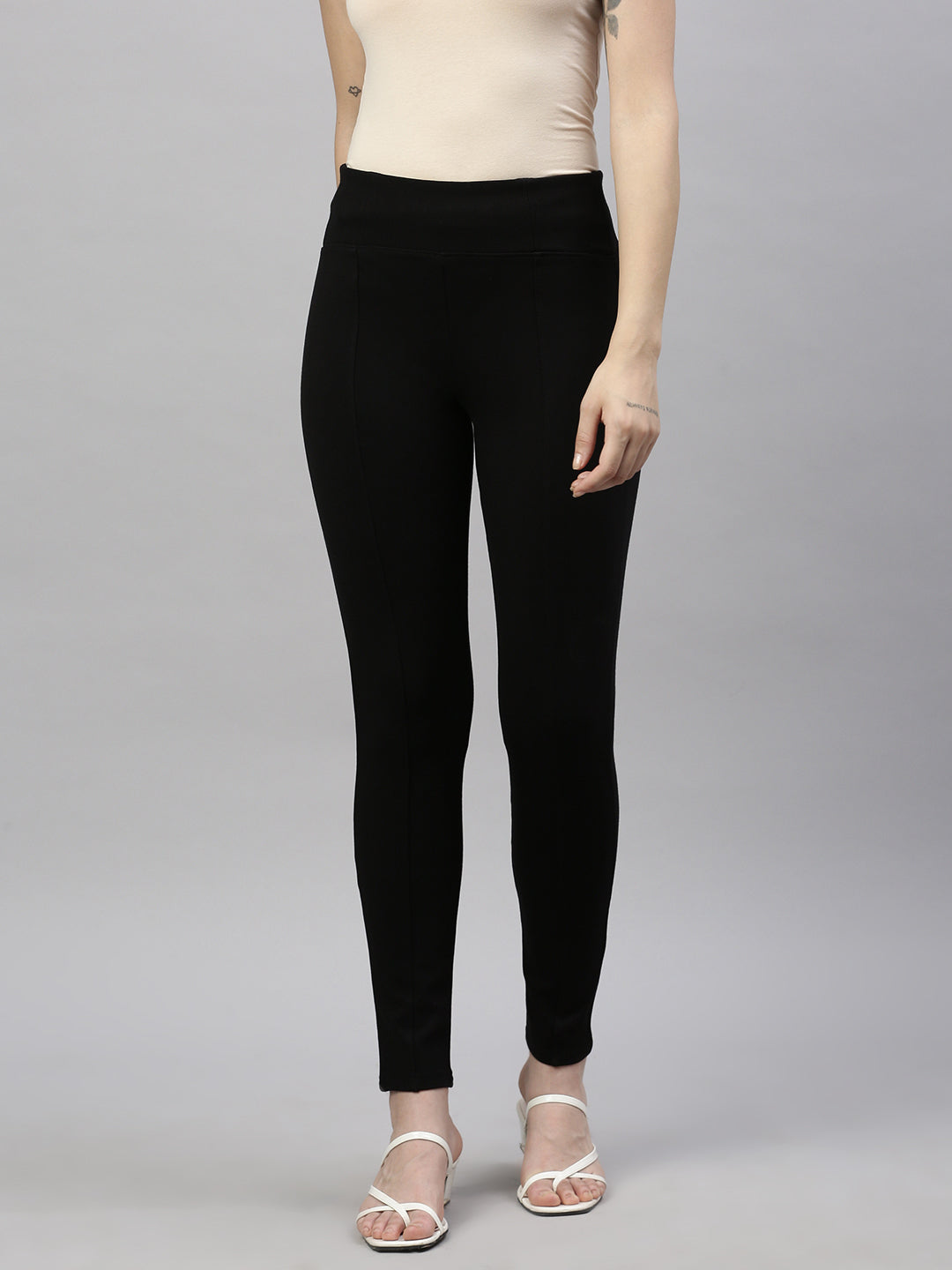 Women Solid  Black Slim Fit Jeggings