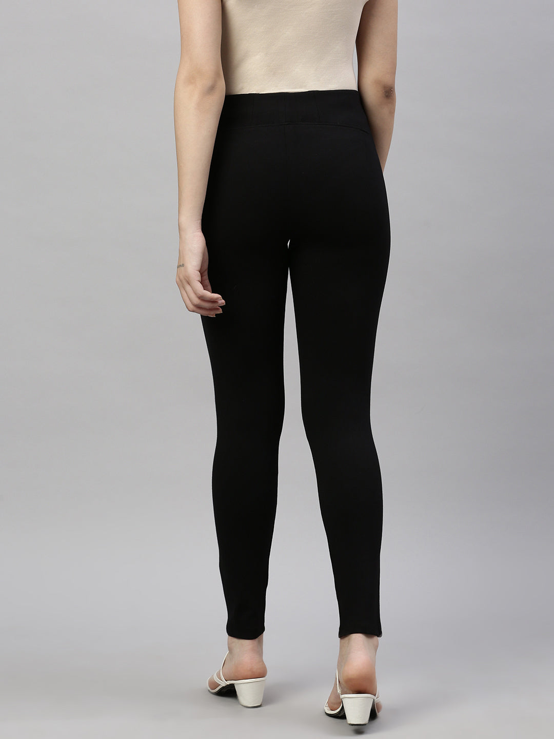 Women Solid  Black Slim Fit Jeggings