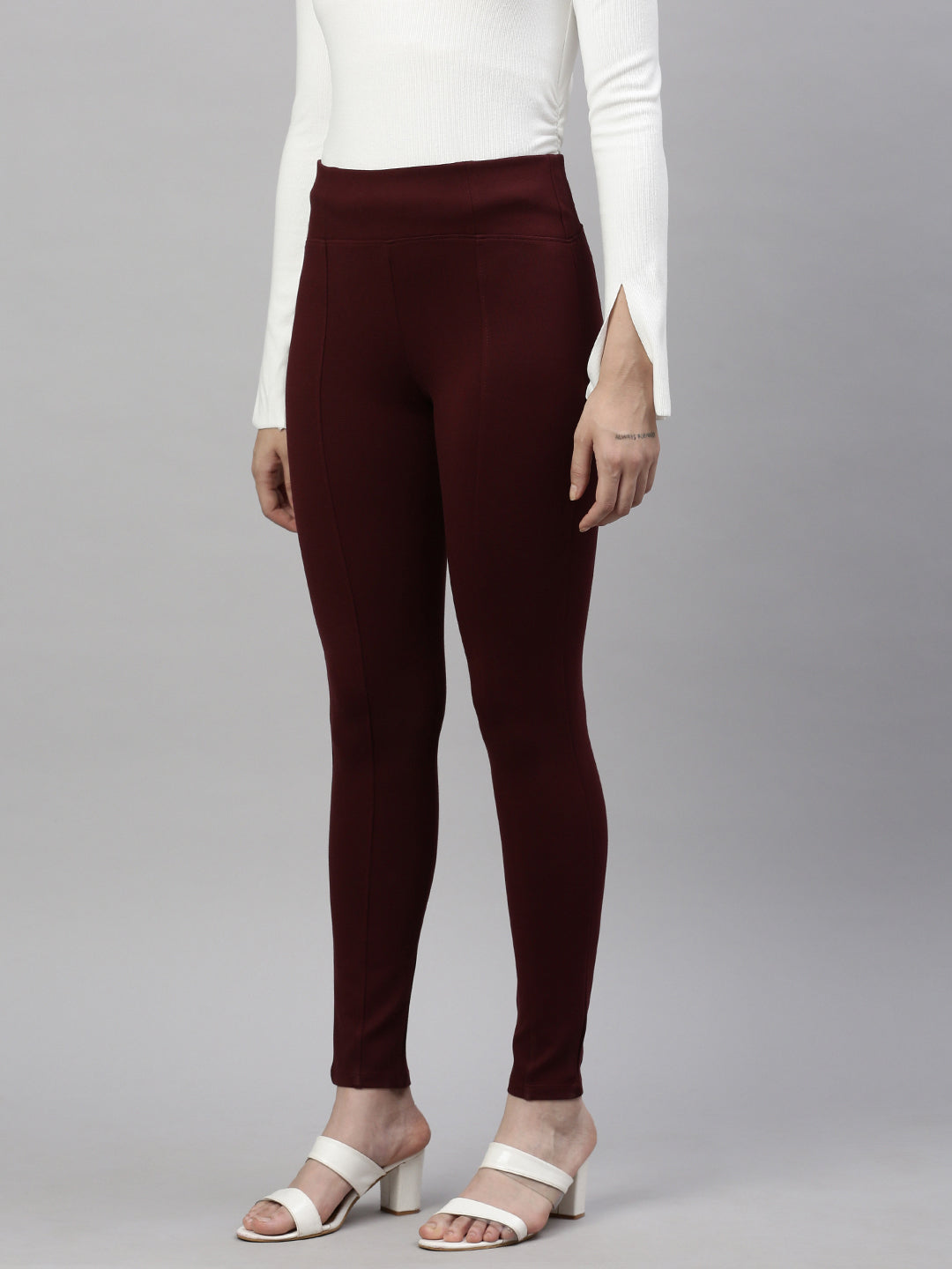 Women Solid  Maroon Slim Fit Jeggings