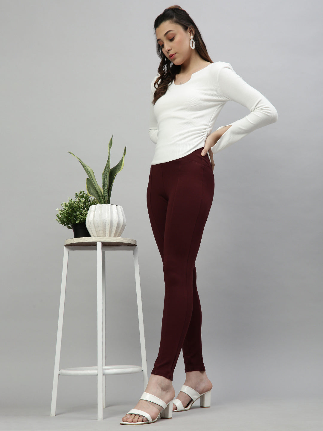 Women Solid  Maroon Slim Fit Jeggings