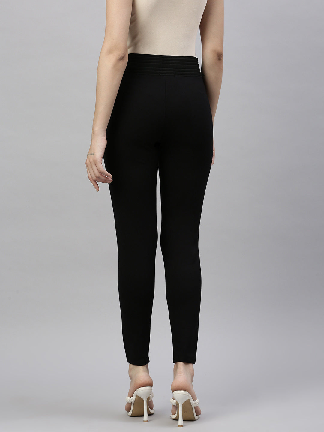 Women Solid  Black Slim Fit Jeggings