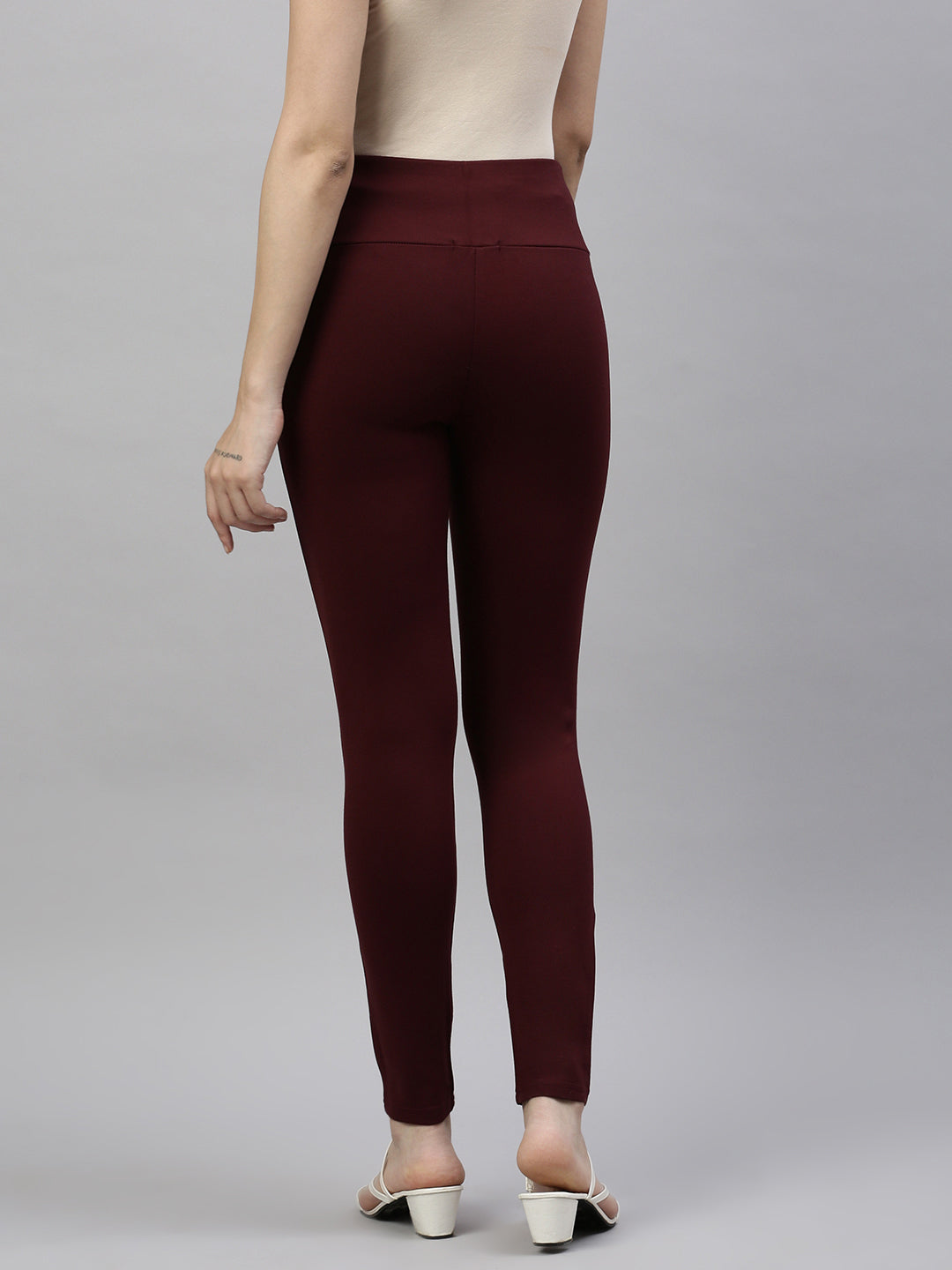 Women Solid  Maroon Slim Fit Jeggings