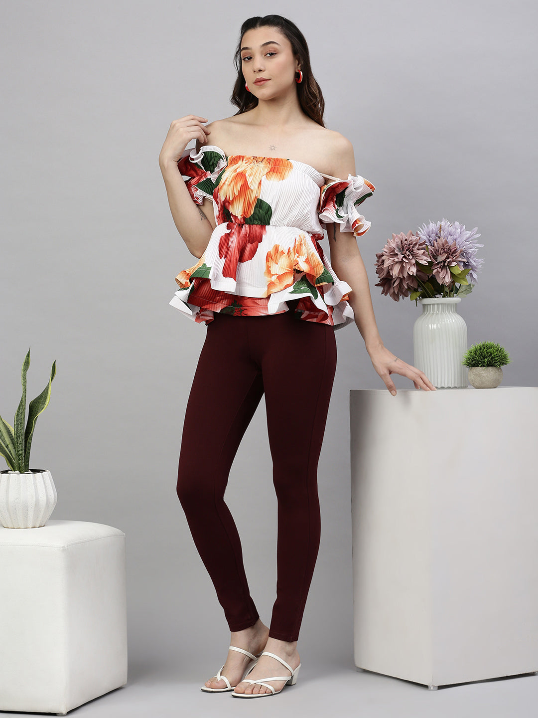 Women Solid  Maroon Slim Fit Jeggings