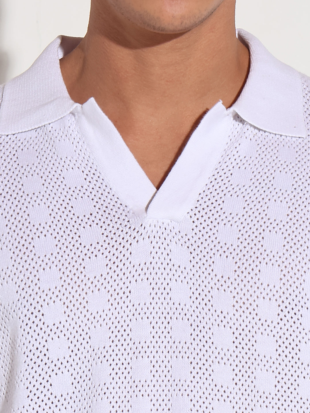 Men’s Textured White Knit Polo T-Shirt with Open Collar