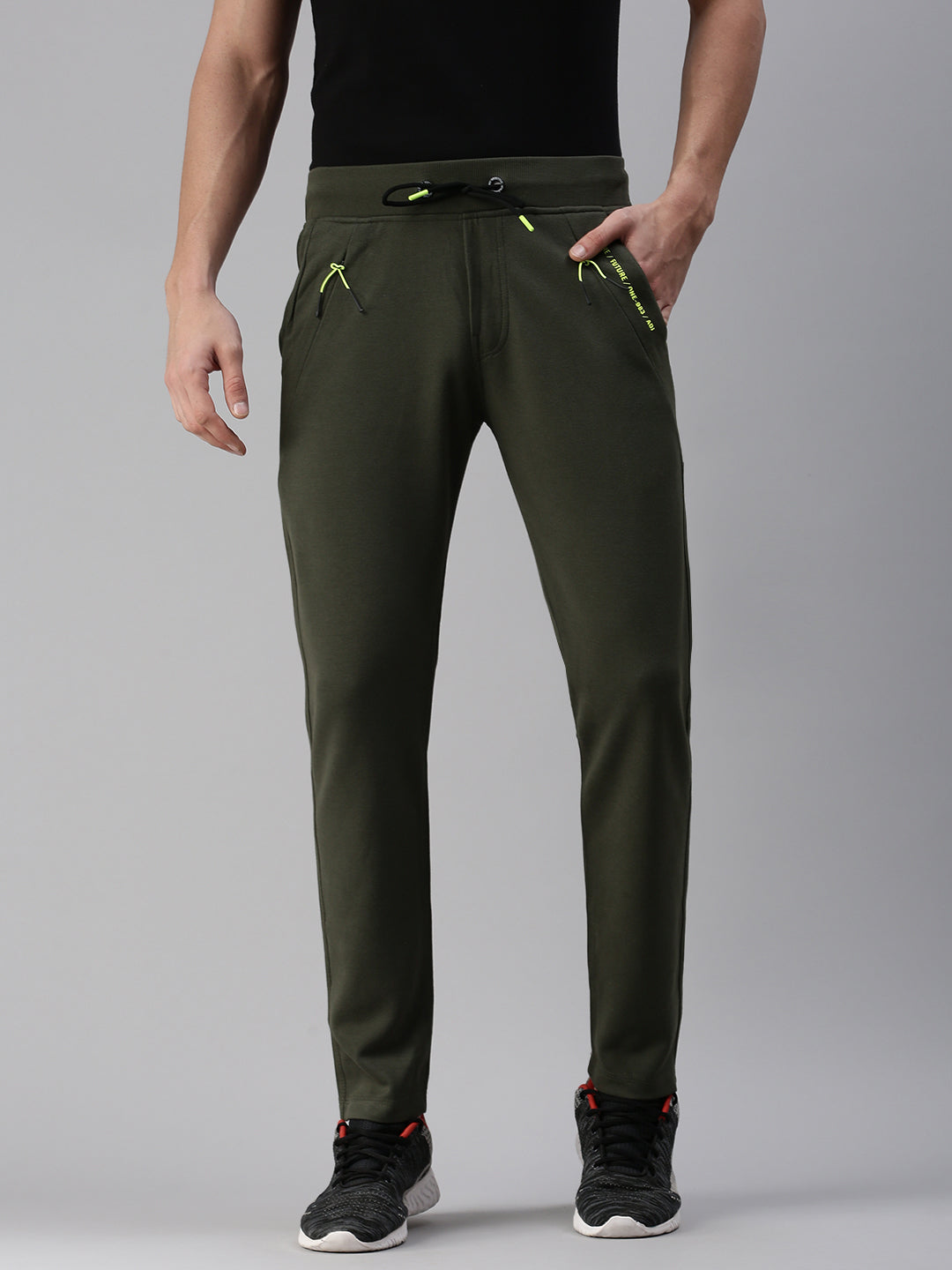 Men Solid Olive Straight Fit Trackpant