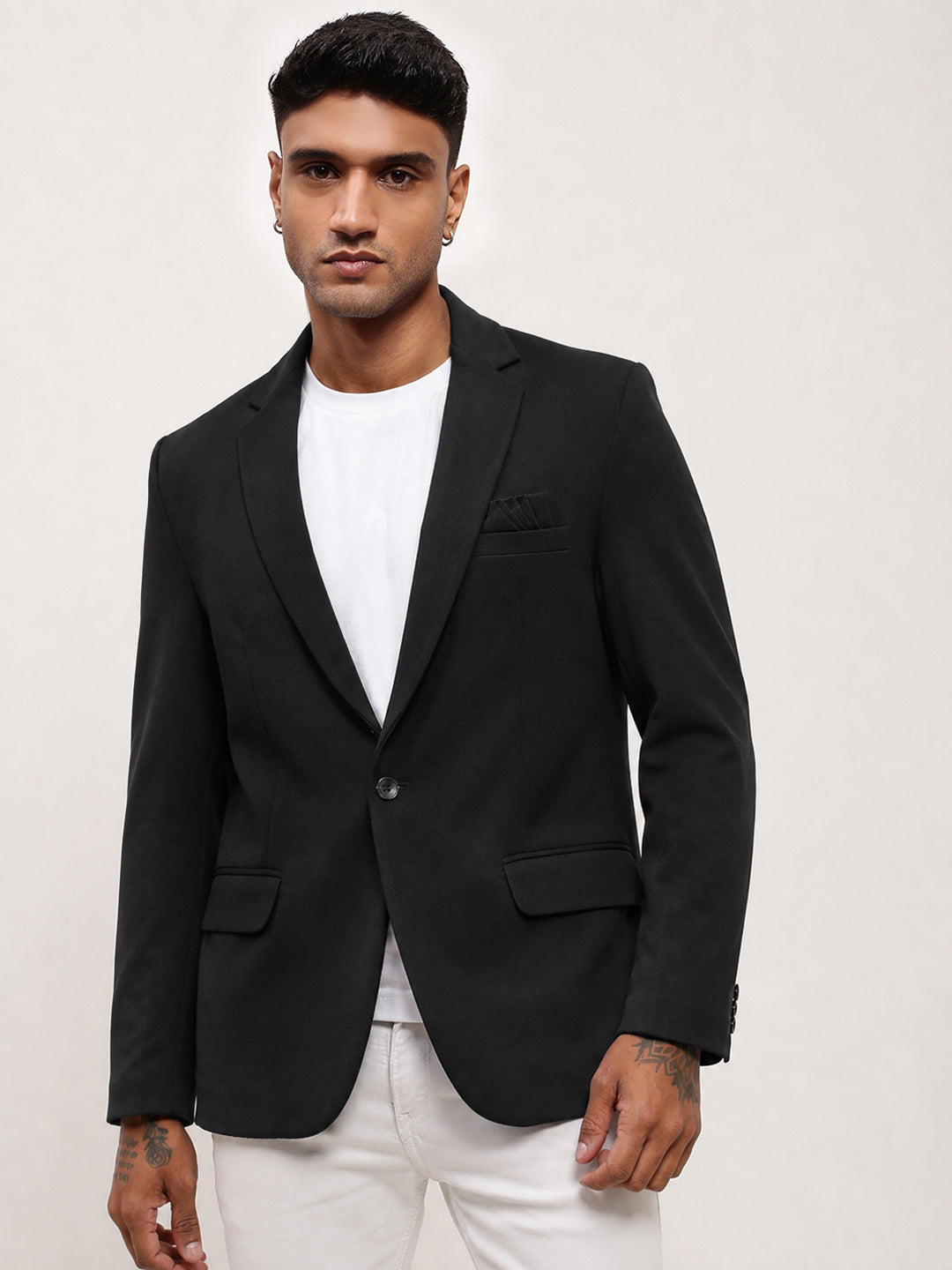 Men’s Black Single-Breasted Blazer with Notch Lapel Collar