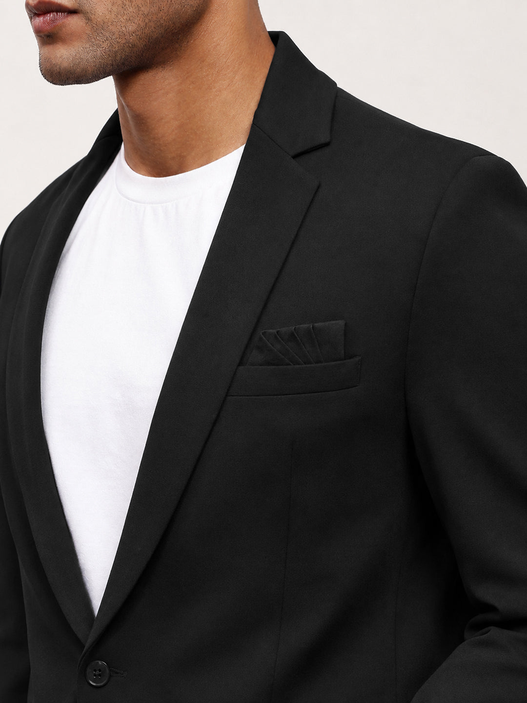 Men’s Black Single-Breasted Blazer with Notch Lapel Collar