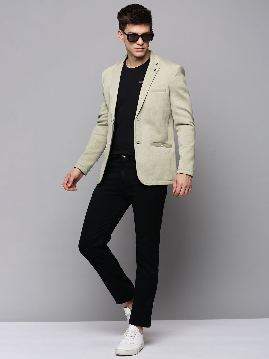 Men Green Solid Single Breasted Blazer