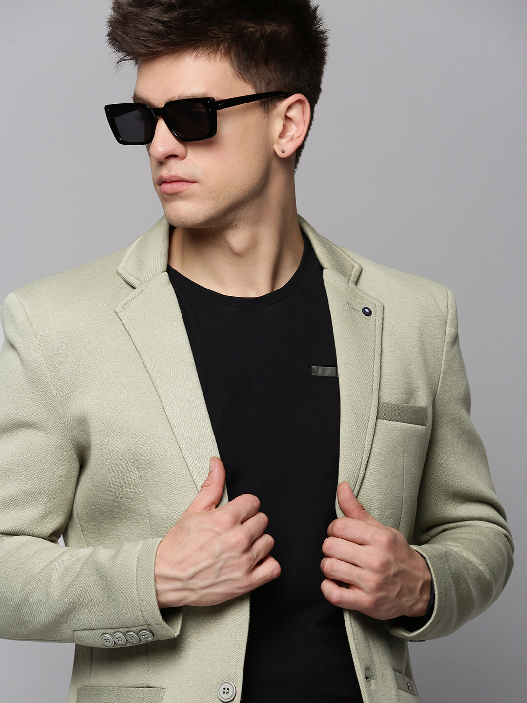 Men Green Solid Single Breasted Blazer