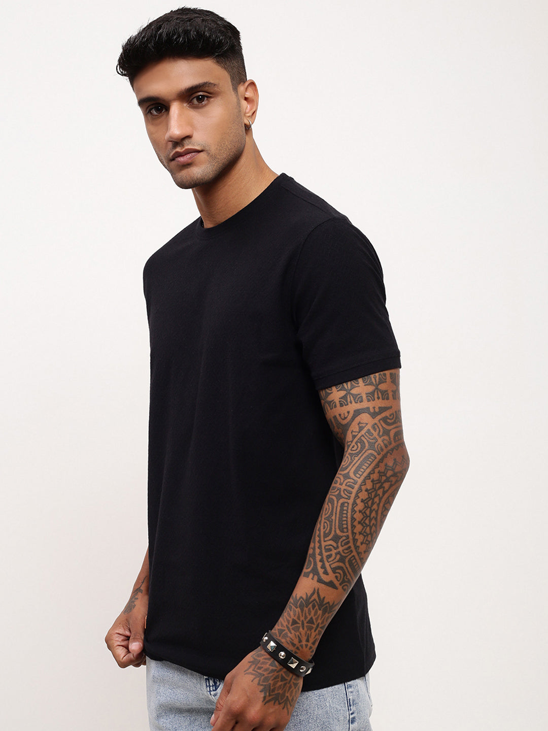 Men Black Solid T Shirt