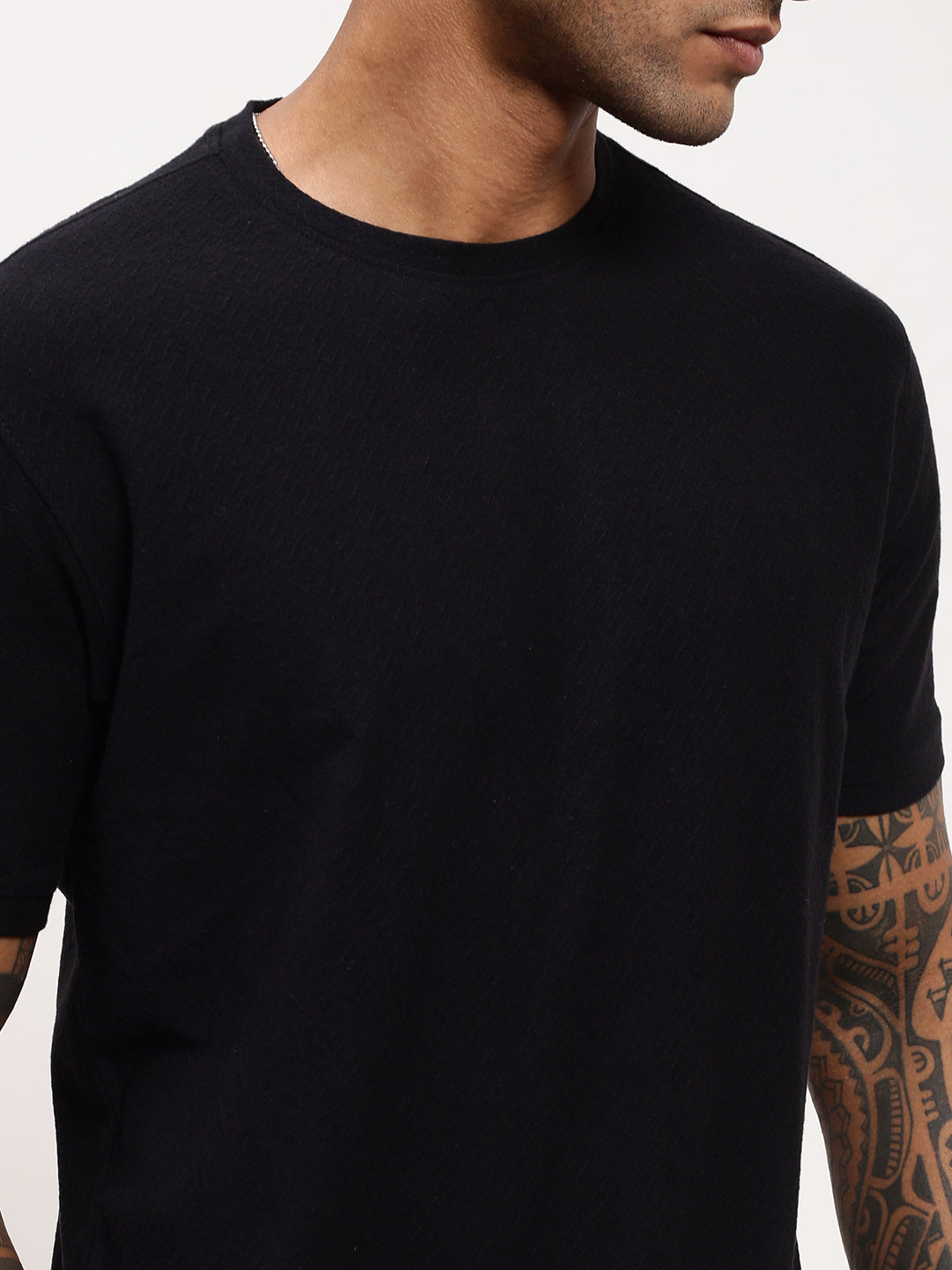 Men Black Solid T Shirt