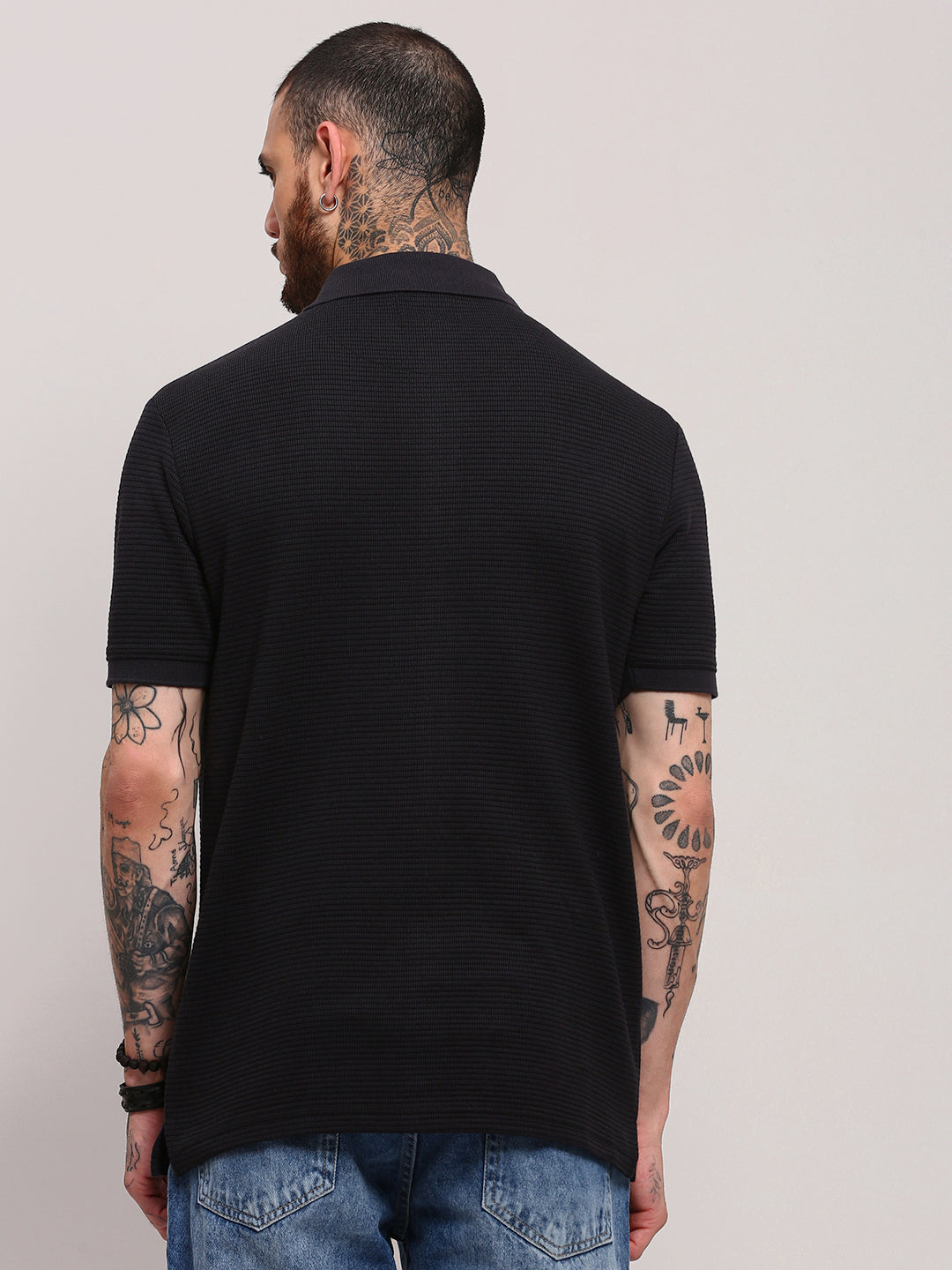 Men Black Solid T Shirt